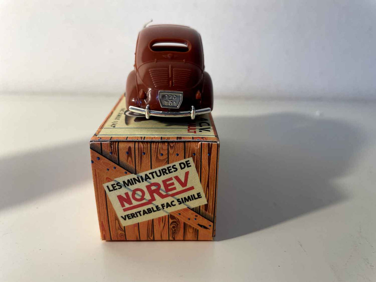 Renault 4 CV brązowy - NOREV (samochód z plastiku)