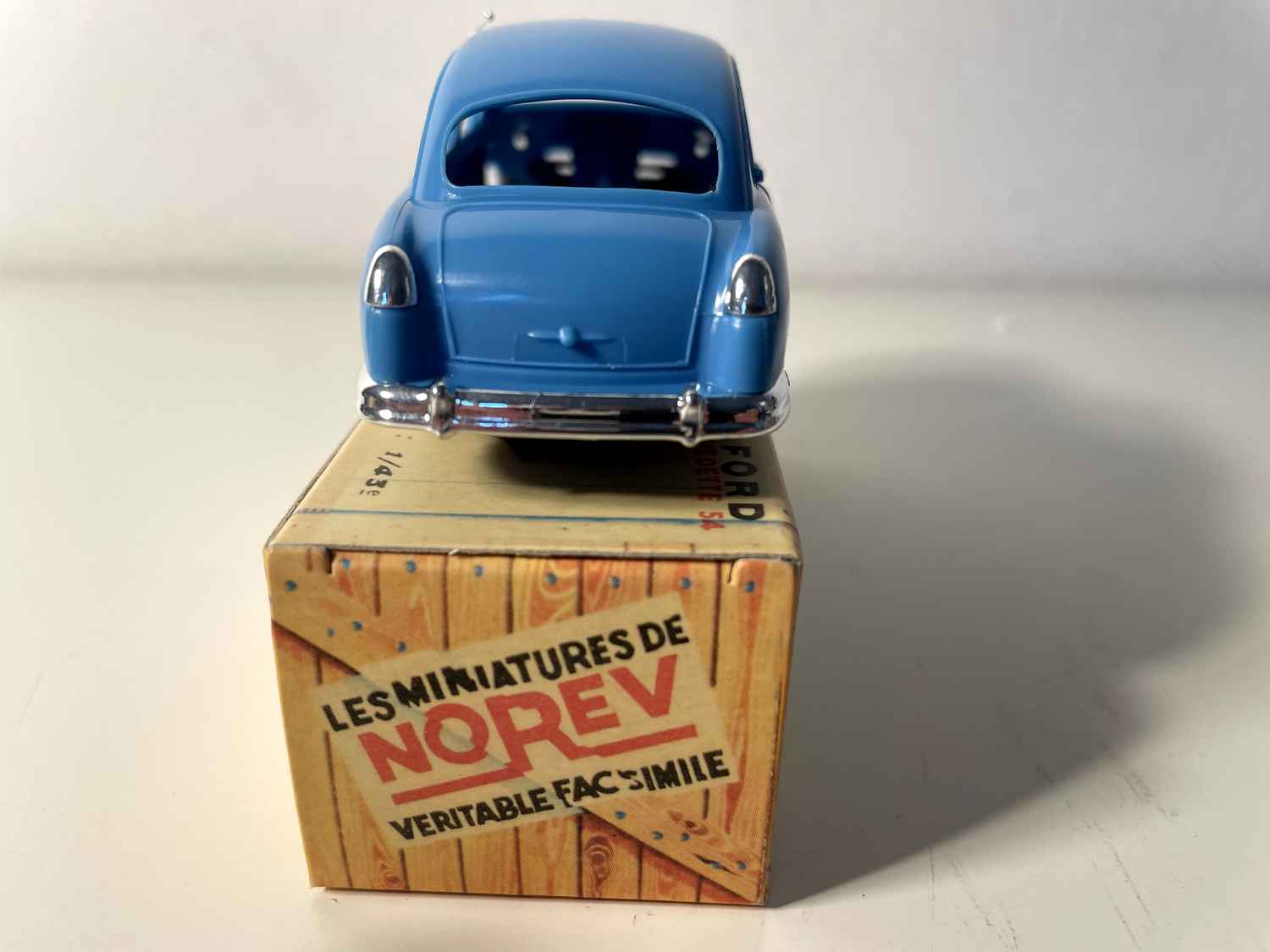Ford Vedette 54 niebieska - NOREV (samochód z plastiku)