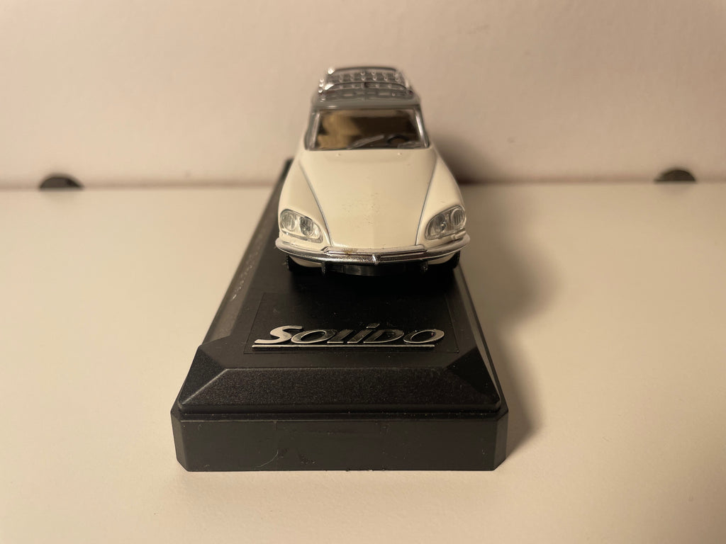 Citroën DS carrinha branca (branco sujo) e tecto cinza com bagageiro - Solido referência 1863