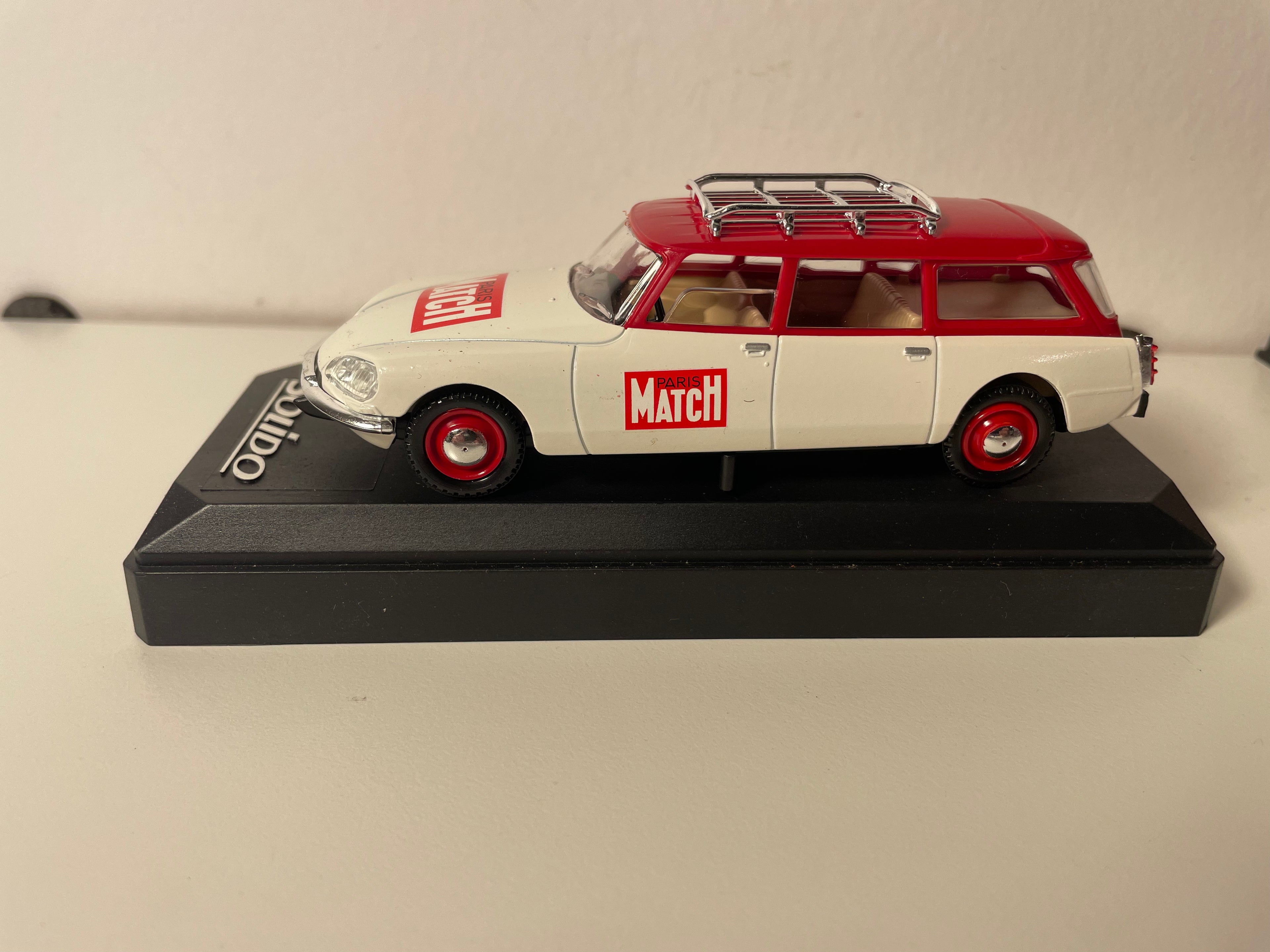 Citroën DS break blanco y rojo con galería PARIS MATCH - Solido referencia 1866