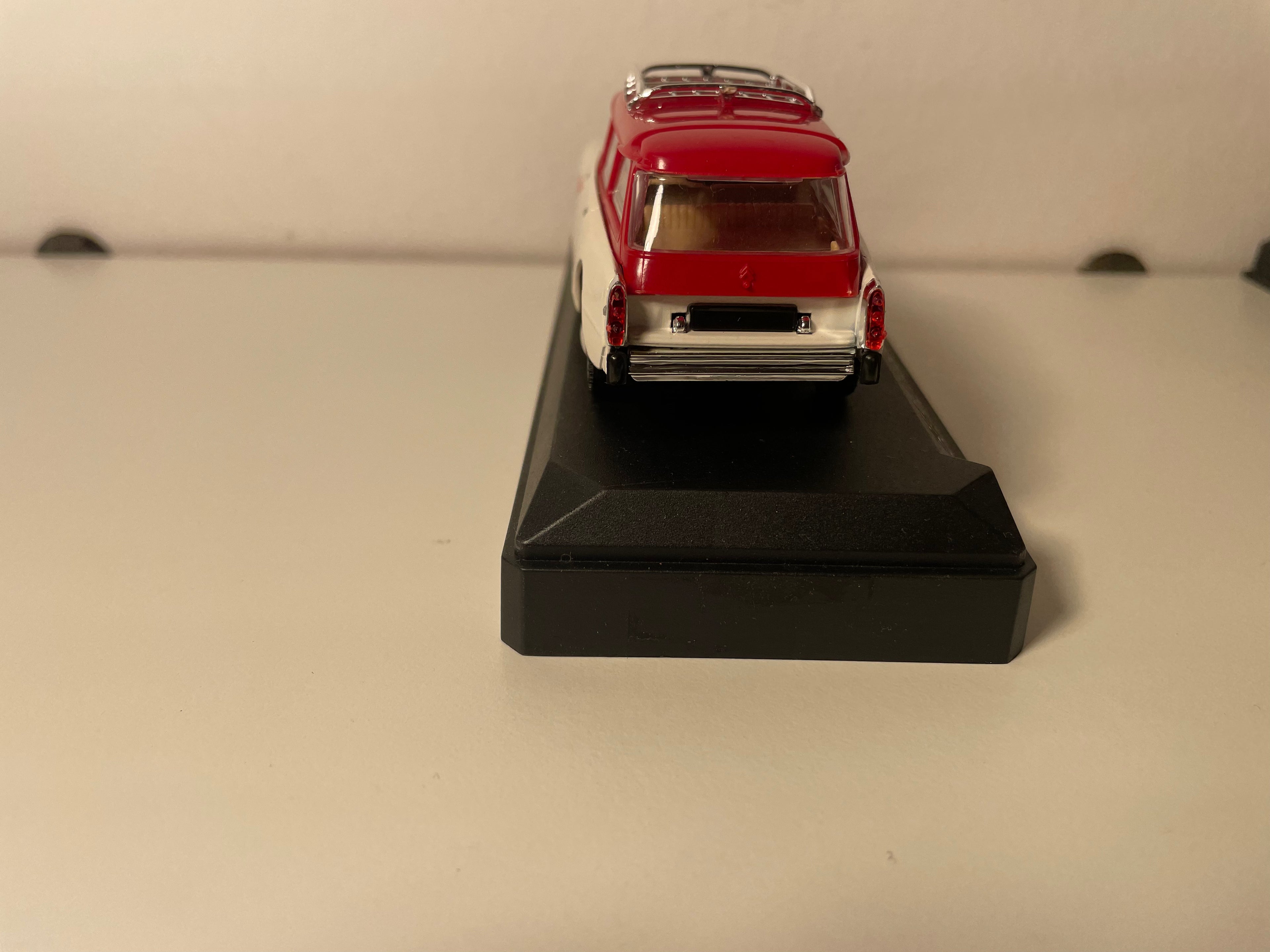 Citroën DS break blanco y rojo con galería PARIS MATCH - Solido referencia 1866