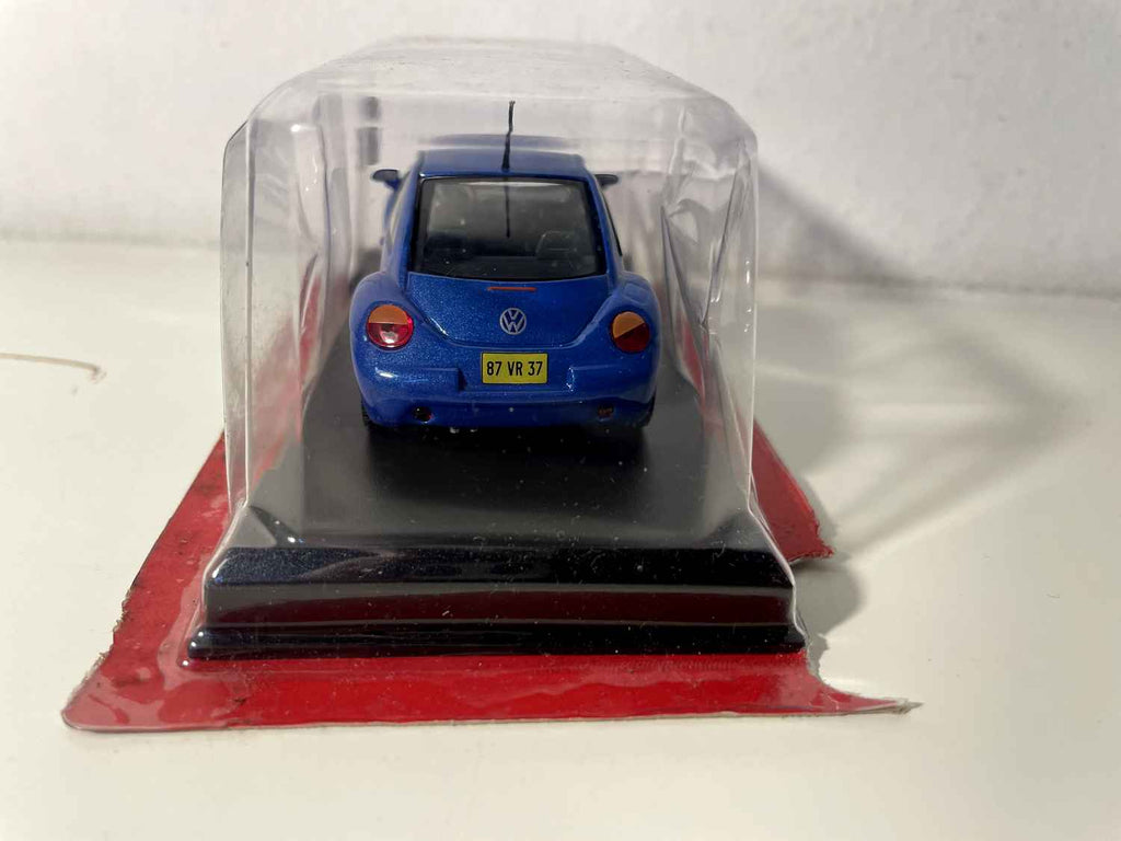 Volkswagen Beetle blu del 1998 - Auto Plus