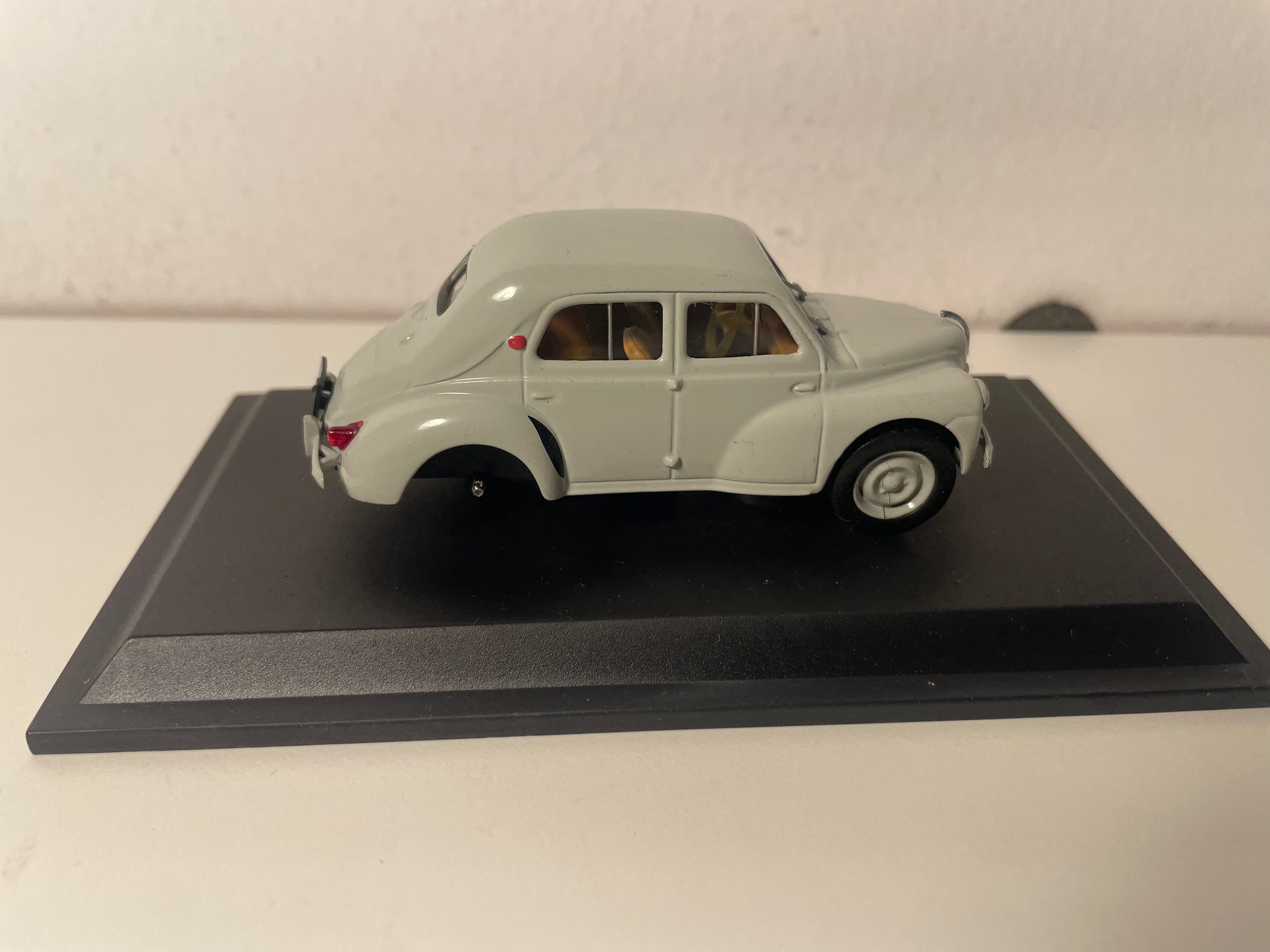 Renault 4 CV berline type 1062 grise de 1961 (blister)