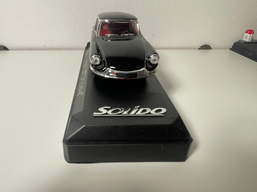 Citroën DS Offiziell schwaarz - Solido Referenz 4566
