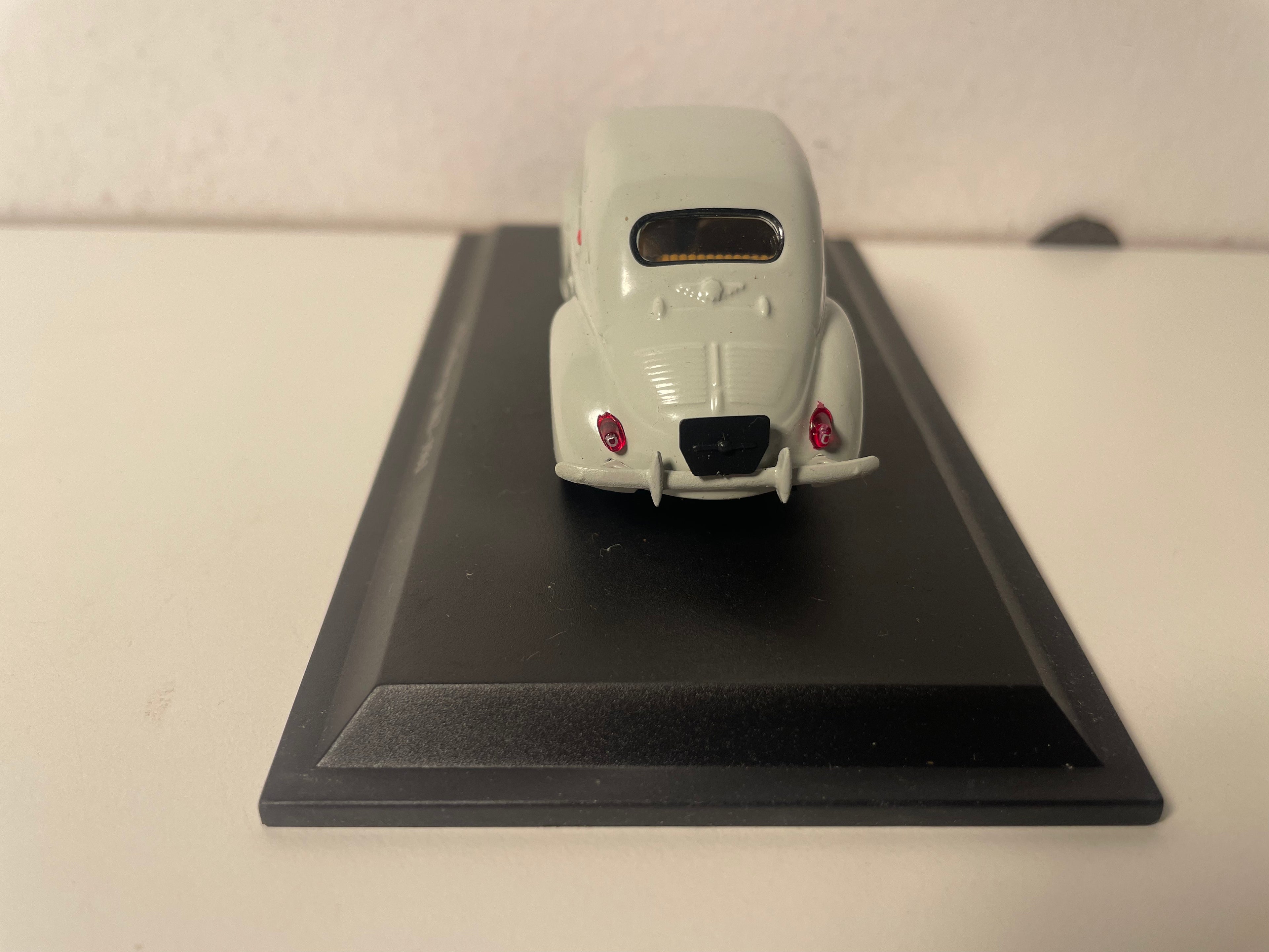 Renault 4 CV berline type 1062 grise de 1961 (blister)