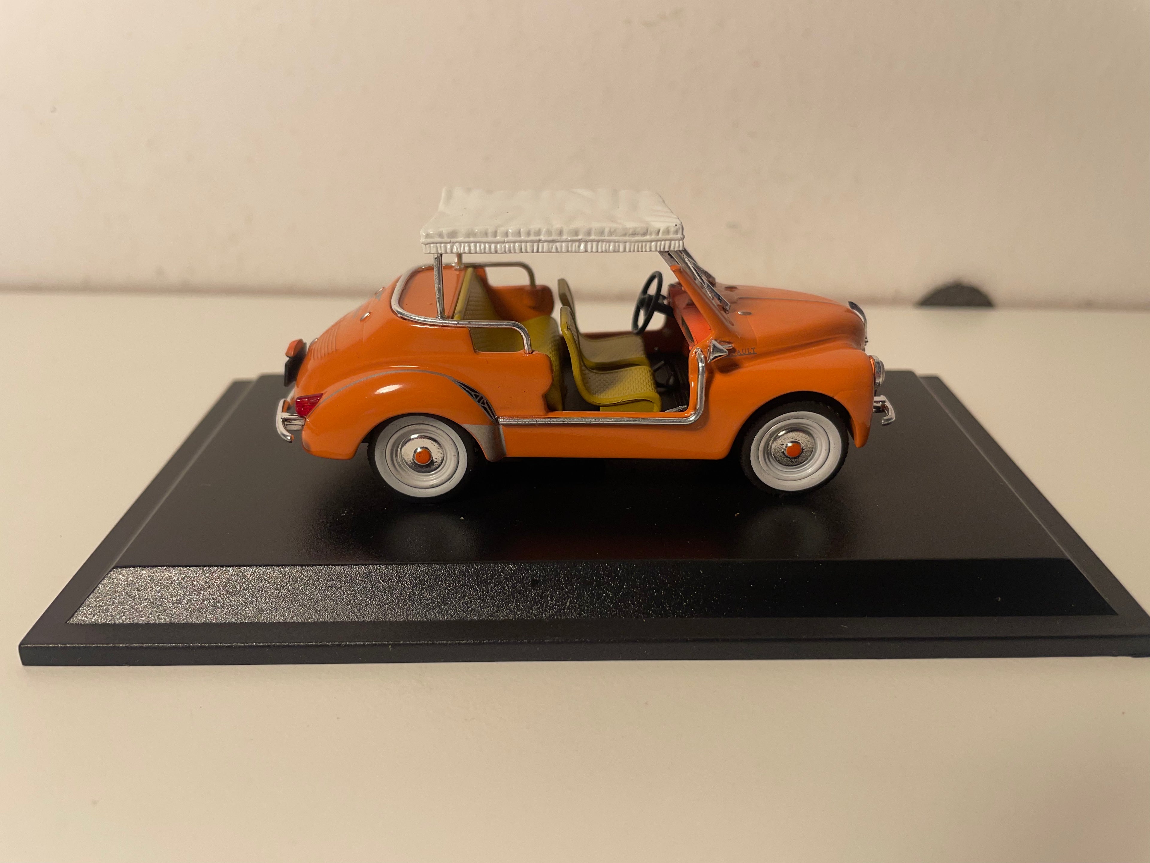 Renault 4 CV Cabrio orangene Farbe? Vier Sitze Typ R 1062 GHIA JOLLY von 1961 (Blister)