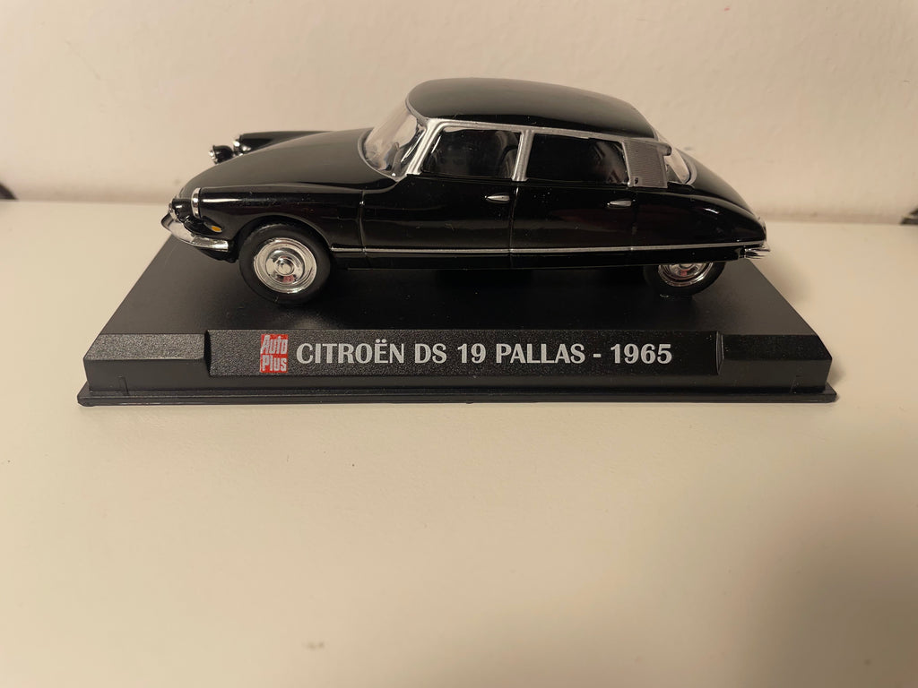 Citroën DS 19 Pallas negra de 1965 - Auto Plus