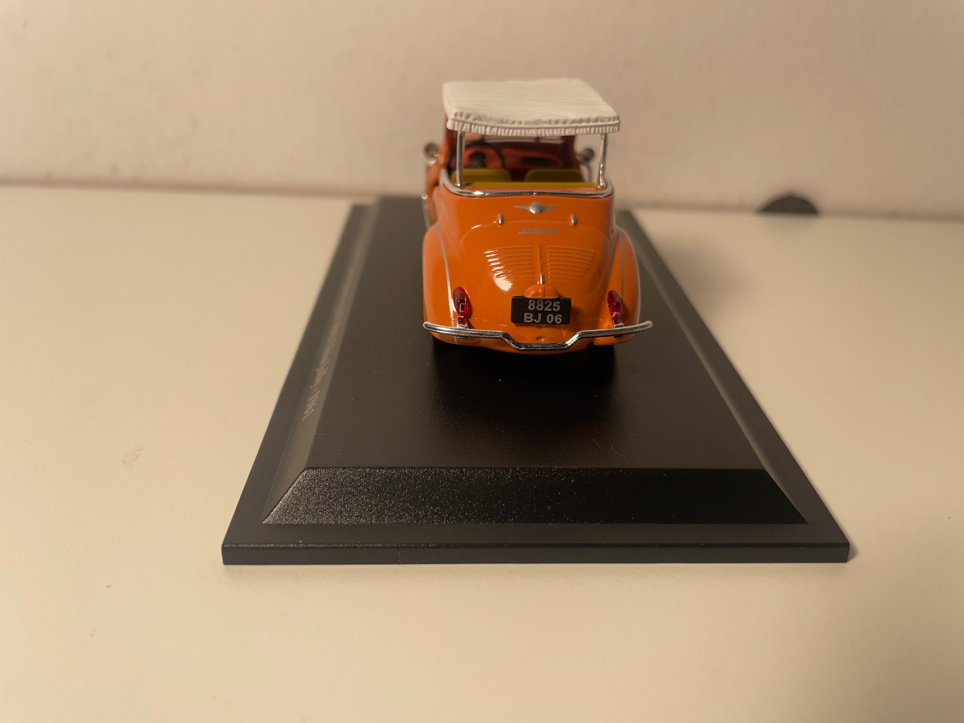 Renault 4 CV Cabrio orangene Farbe? Vier Sitze Typ R 1062 GHIA JOLLY von 1961 (Blister)