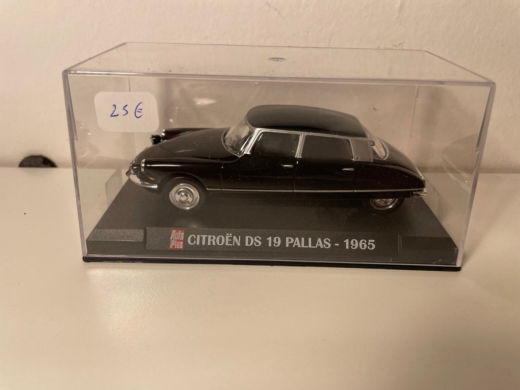 Citroën DS 19 Pallas negra de 1965 - Auto Plus