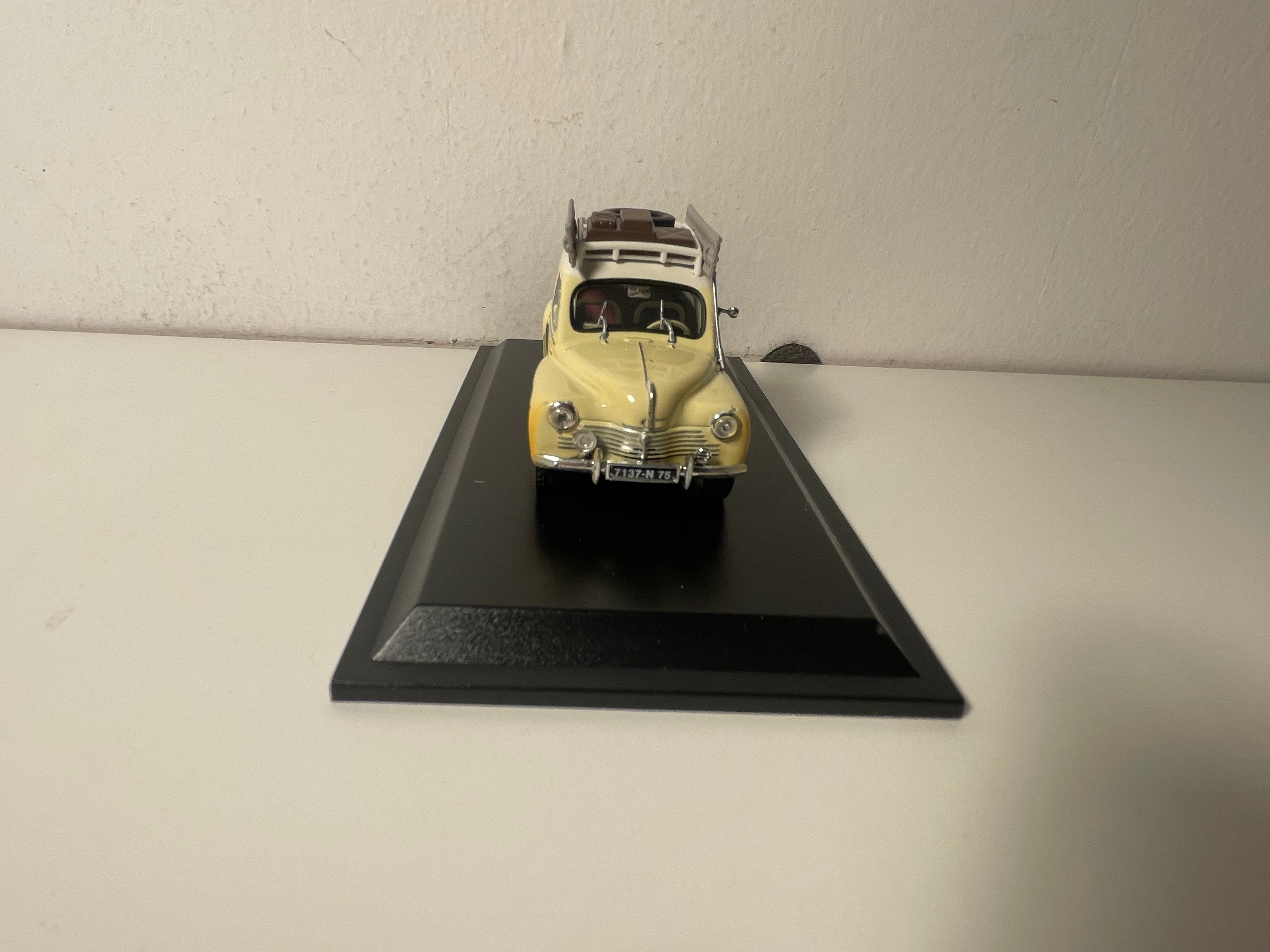 Renault 4 CV Fiel Sëll Raid Méditerranée-Le Cap Typ R 1062 vum 1950 (blister)
