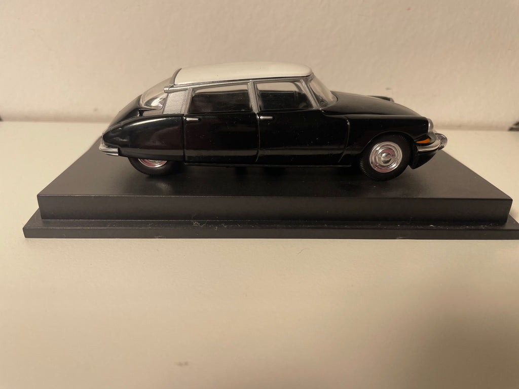 Citroën DS schwaarz mat wäiss Dack - LégendSéries Referenz 4665