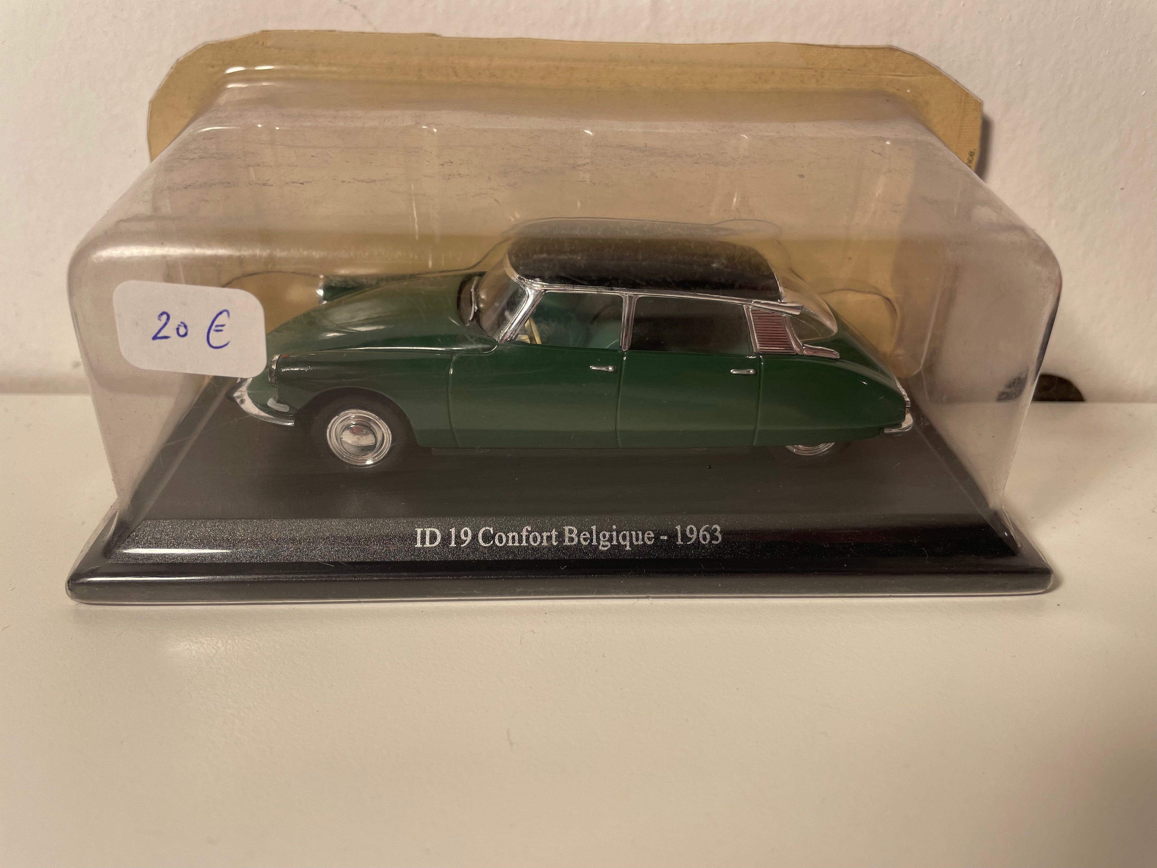 Citroën ID 19 Confort Belgien grün von 1963 (in Blister)