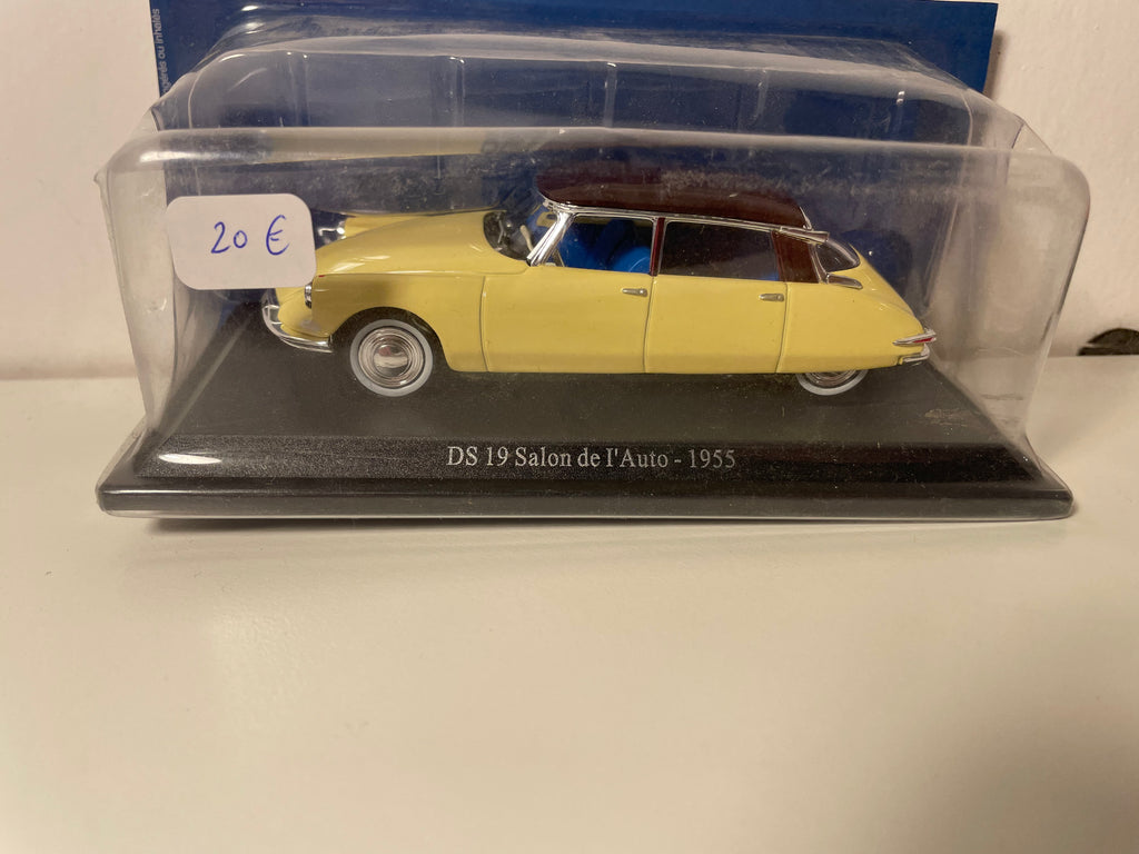 Citroën DS 19 jaune pâle et toit marron Salon de l'auto de 1955 (sous blister)