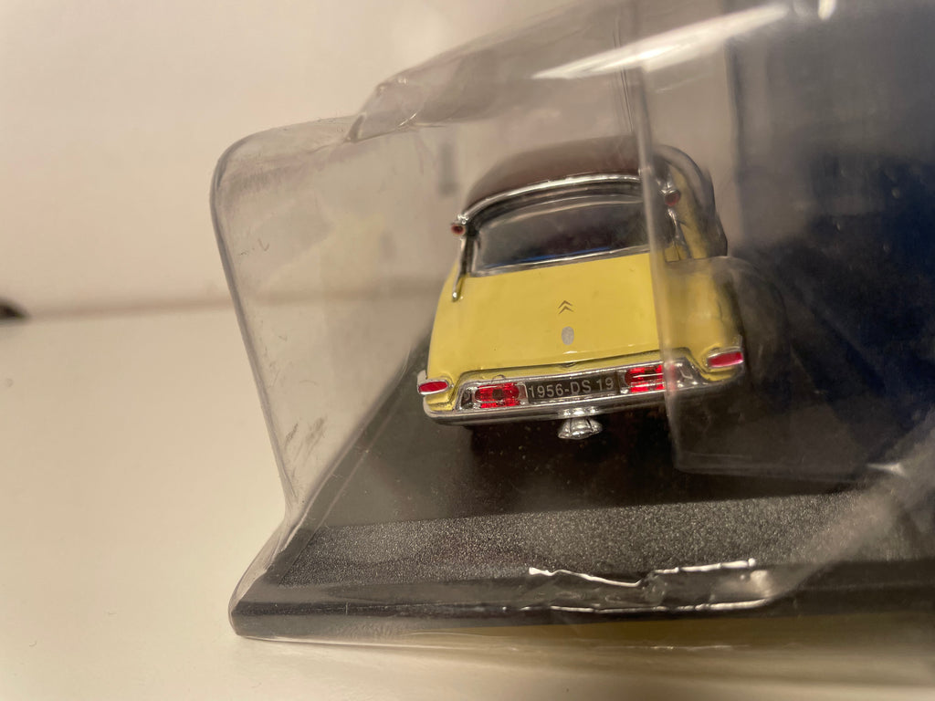 Citroën DS 19 jaune pâle et toit marron Salon de l'auto de 1955 (sous blister)