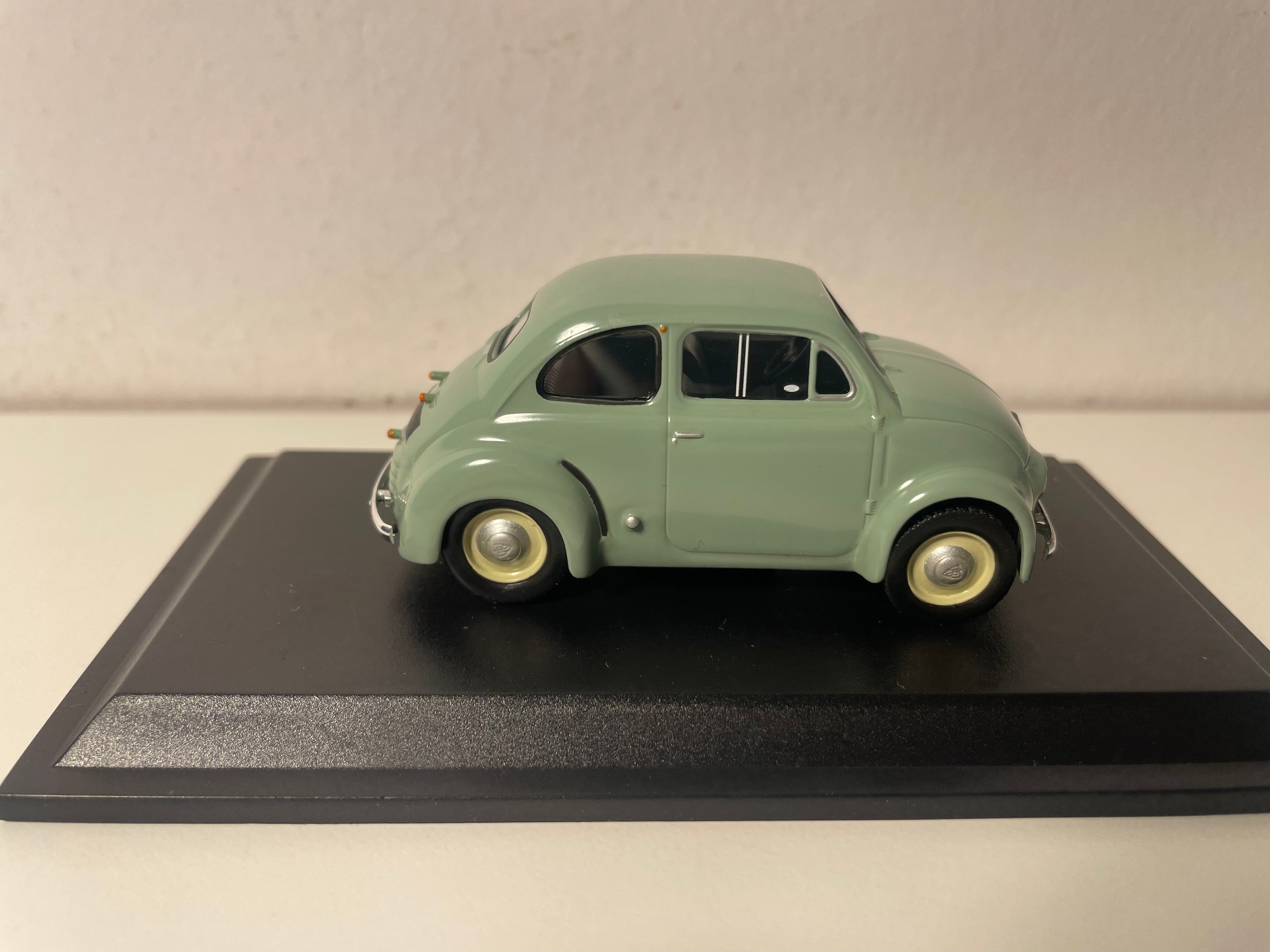 Renault 4 CV verte Prototype N°1 de 1942 (blister)