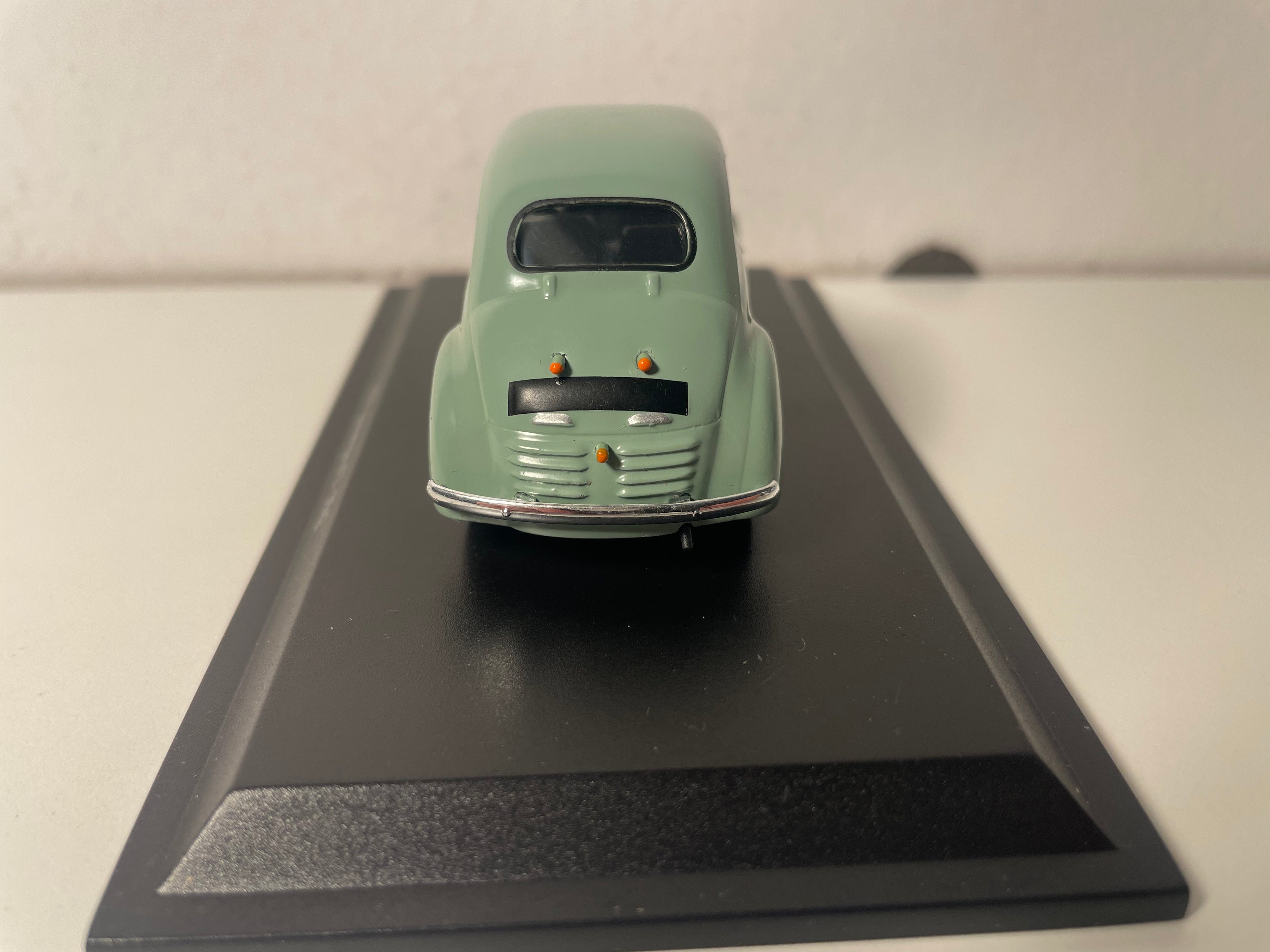 Renault 4 CV verte Prototype N°1 de 1942 (blister)