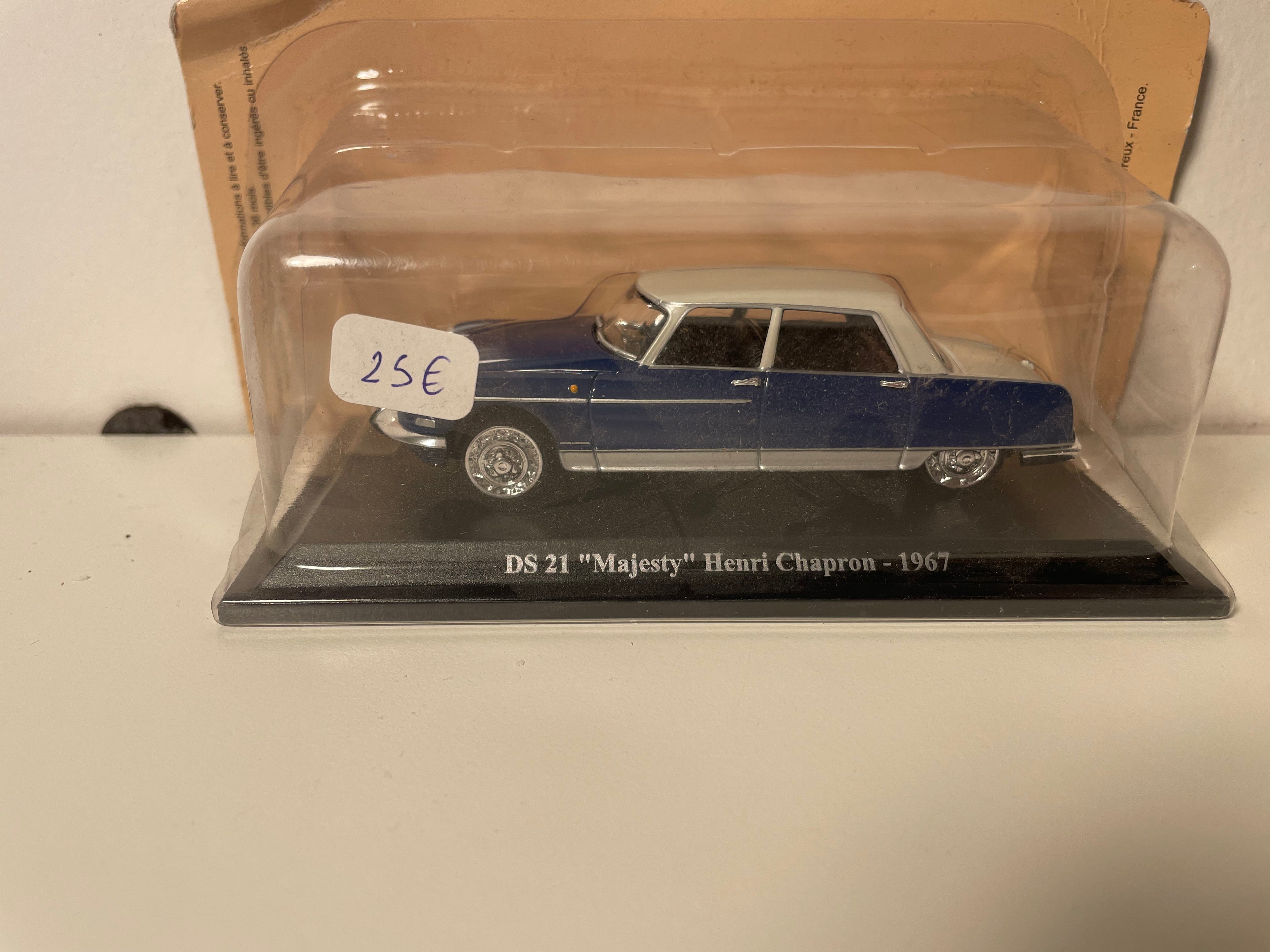 Citroën DS 21 "Majesty" Henri Chapron bleue et blanche de 1967 (sous blister)