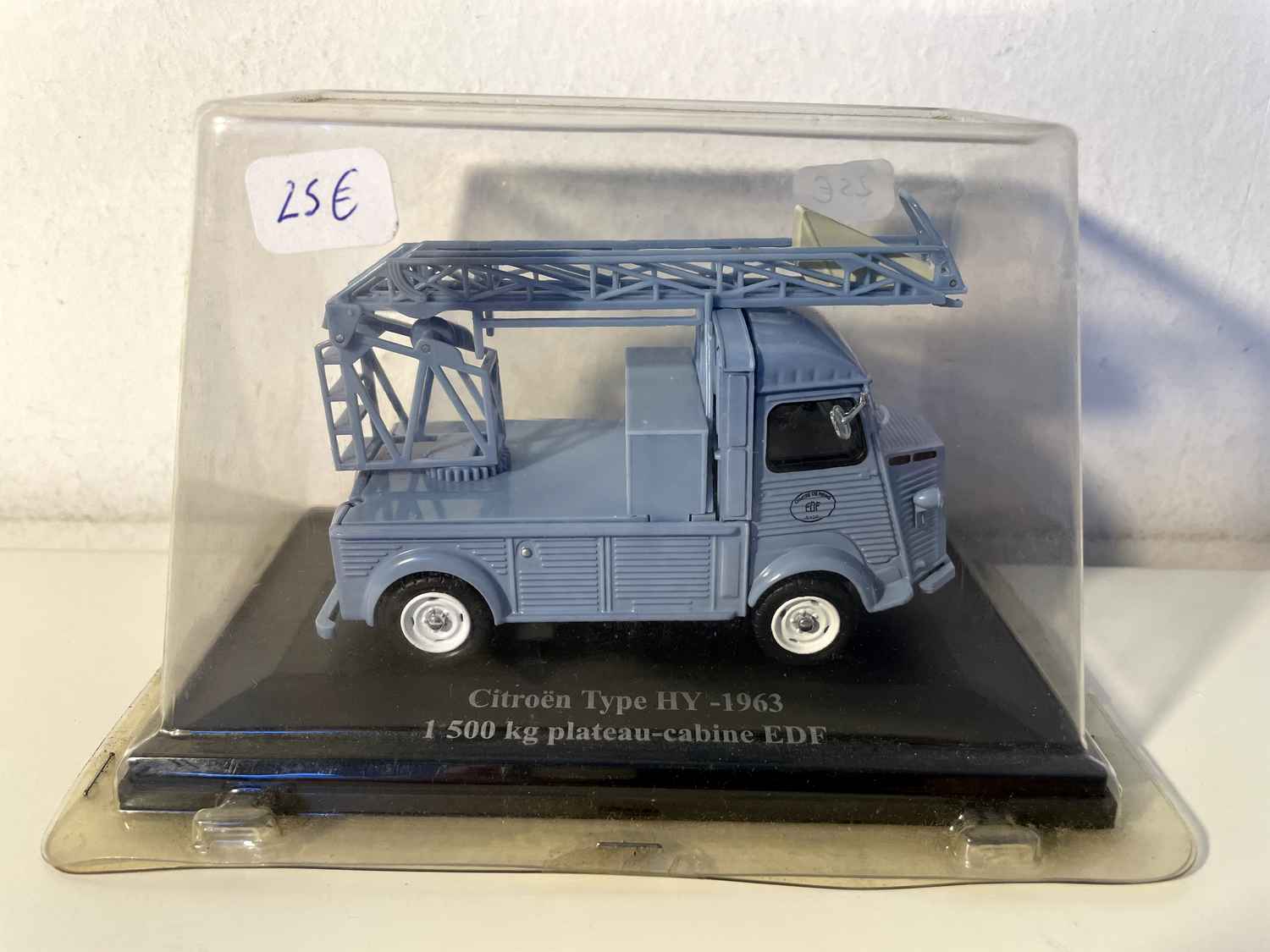 Citroën type HY bleu de 1963 1500 kg plateau-cabine EDF (Présentation N°2)