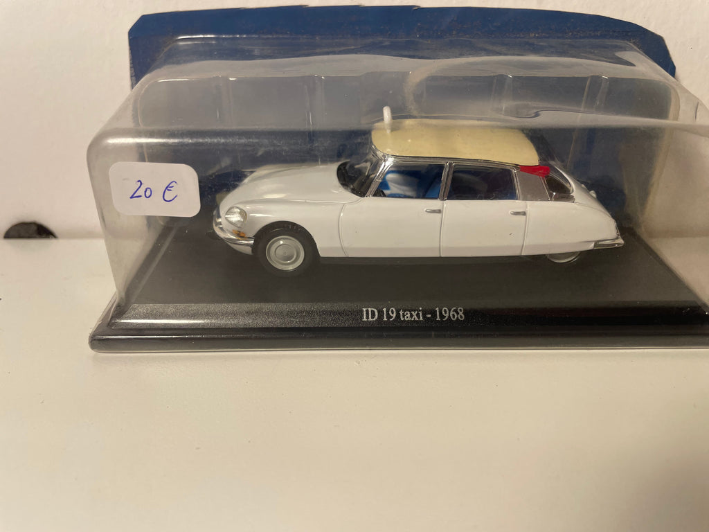 Citroën ID 19 blanche et toit beige de 1968 TAXI (sous blister)