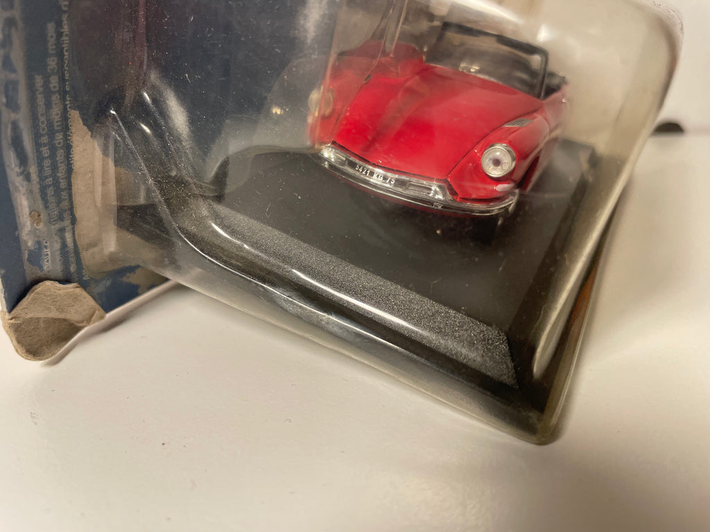 Citroën DS 19 décapotable rouge de 1961 (sous blister)