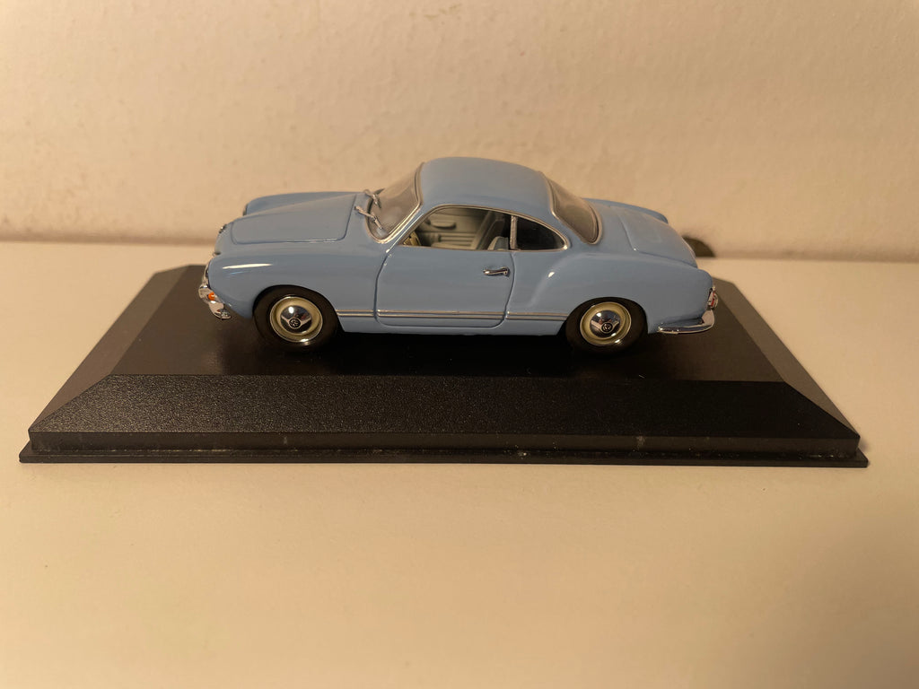 Volkswagen Karmann Ghia coupé niebieski - MINICHAMPS referencja 5001