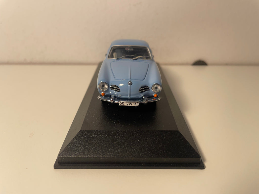 Volkswagen Karmann Ghia coupé niebieski - MINICHAMPS referencja 5001