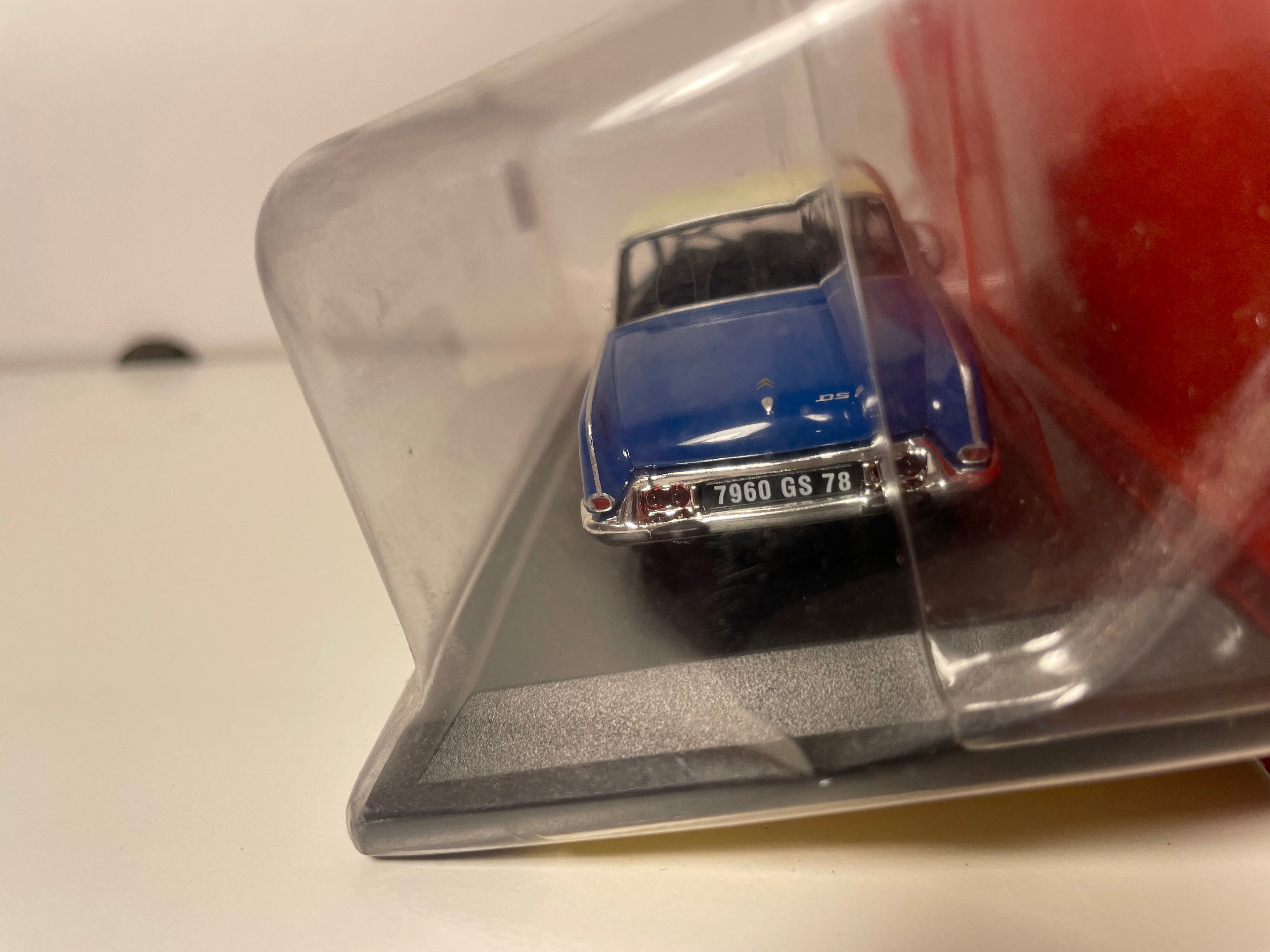 Citroën DS 21 coupé "Le Dandy" Henri Chapron bleue et toit blanc cassé de 1967 (sous blister)