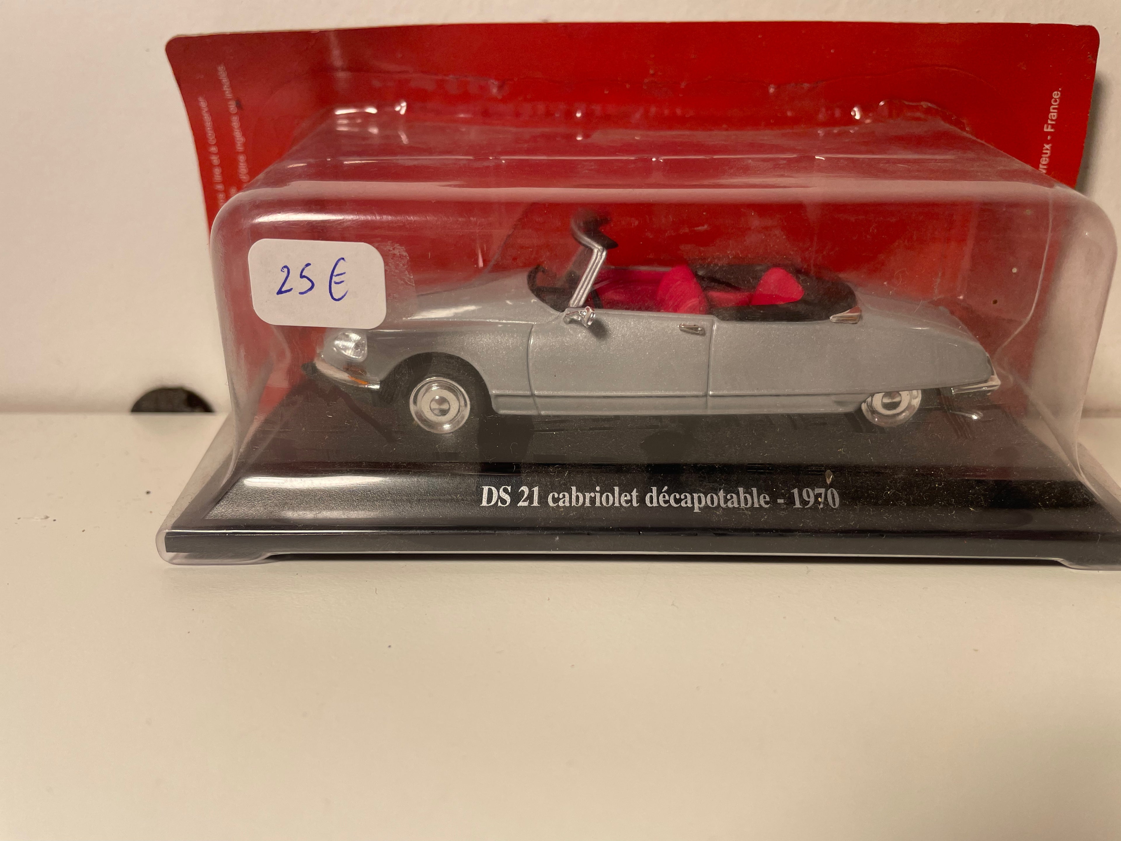 Citroën DS 21 cabriolet décapotable grise de 1970 (sous blister)