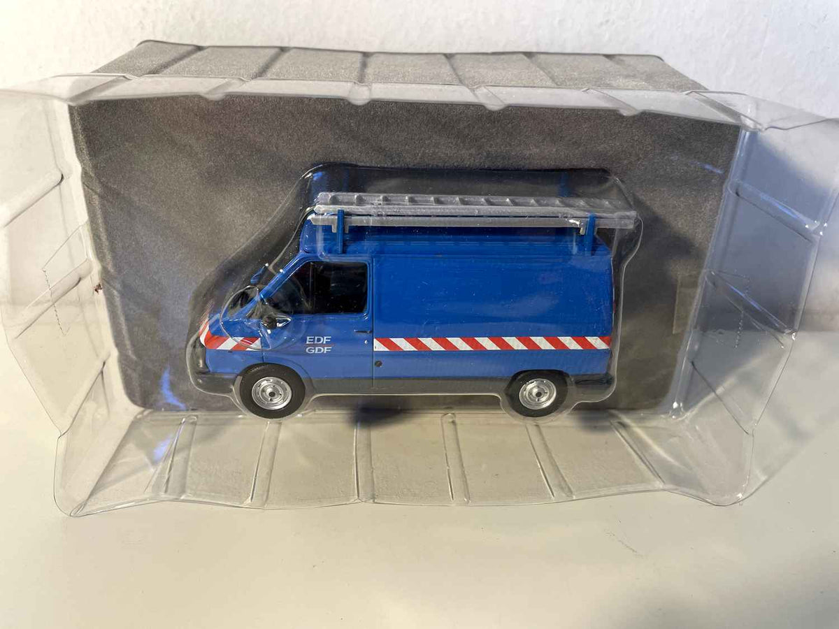 Renault Trafic bleu EDF - GDF - NOREV