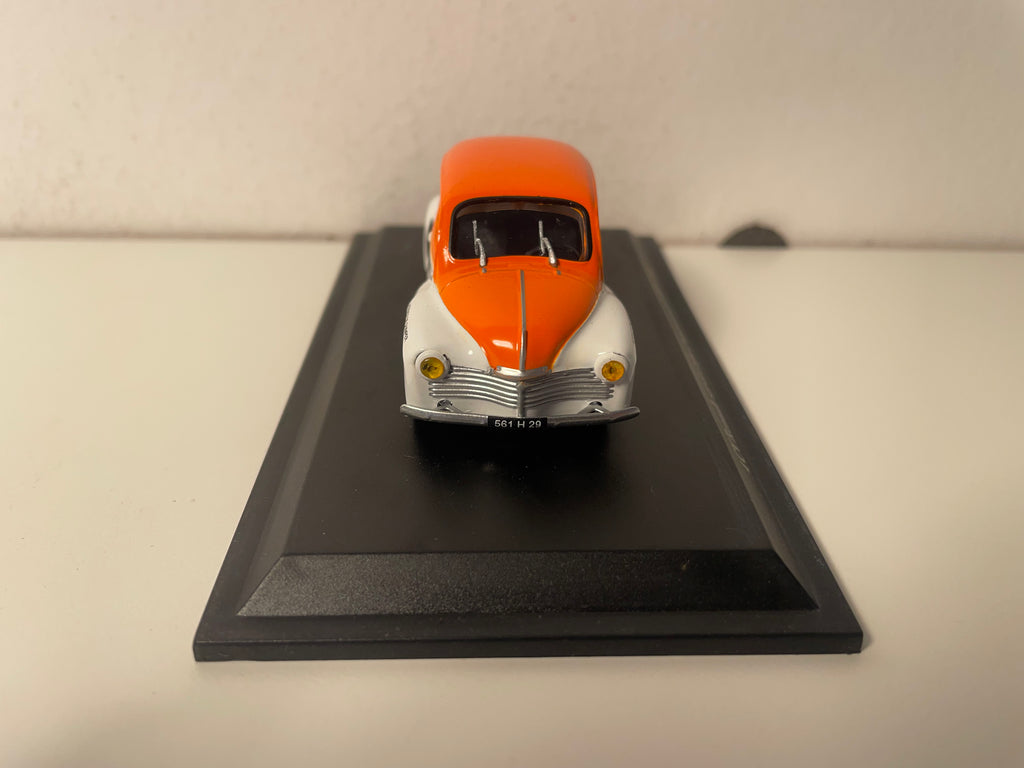 Renault 4 CV orange a wäiss komerziell Service R 2071 vun 1951 - Agentur zu Quimper (29) (blister)