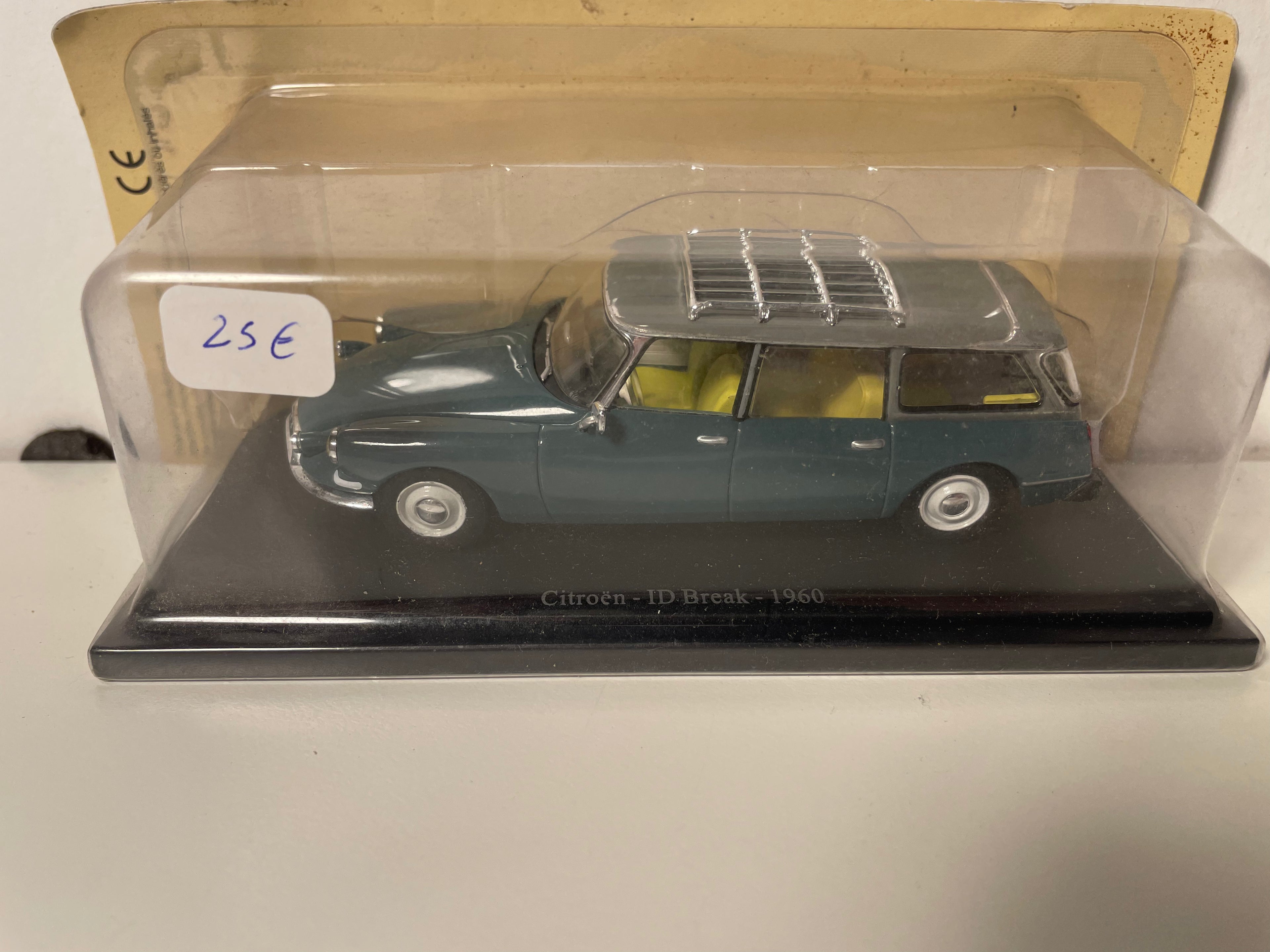 Citroën ID break gréng mat grauem Dack an Galerie vun 1960 (an Blister)