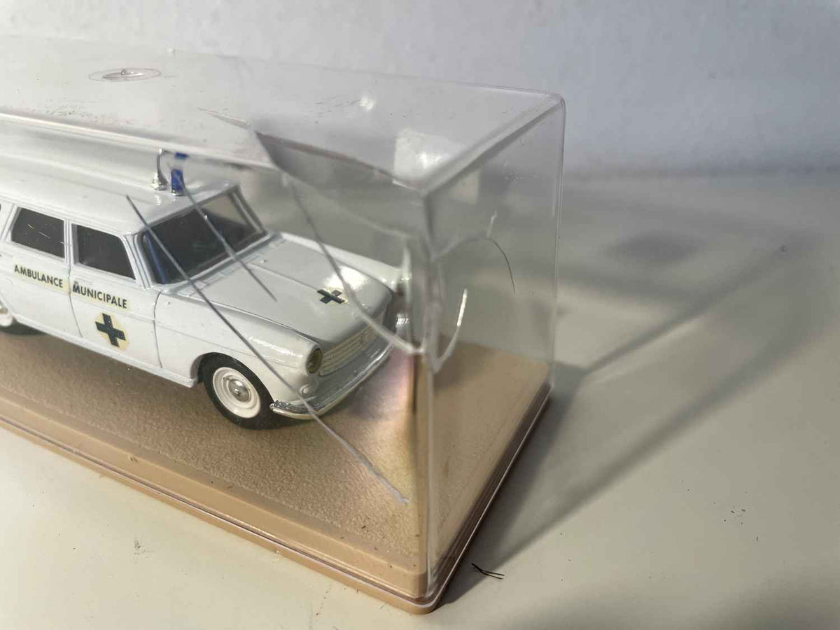 Peugeot 404 station wagon bianca del 1964 AMBULANZA (Eligor)