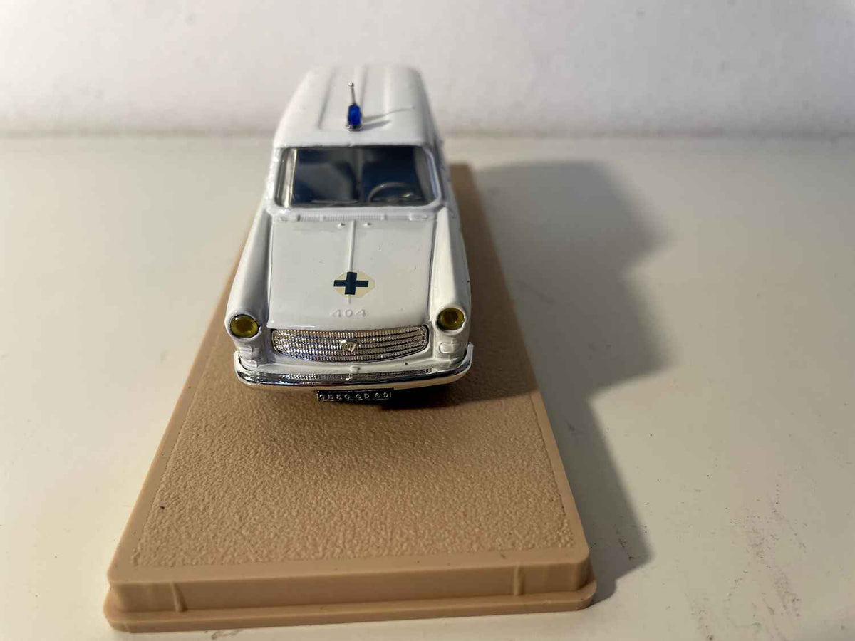 Peugeot 404 station wagon bianca del 1964 AMBULANZA (Eligor)