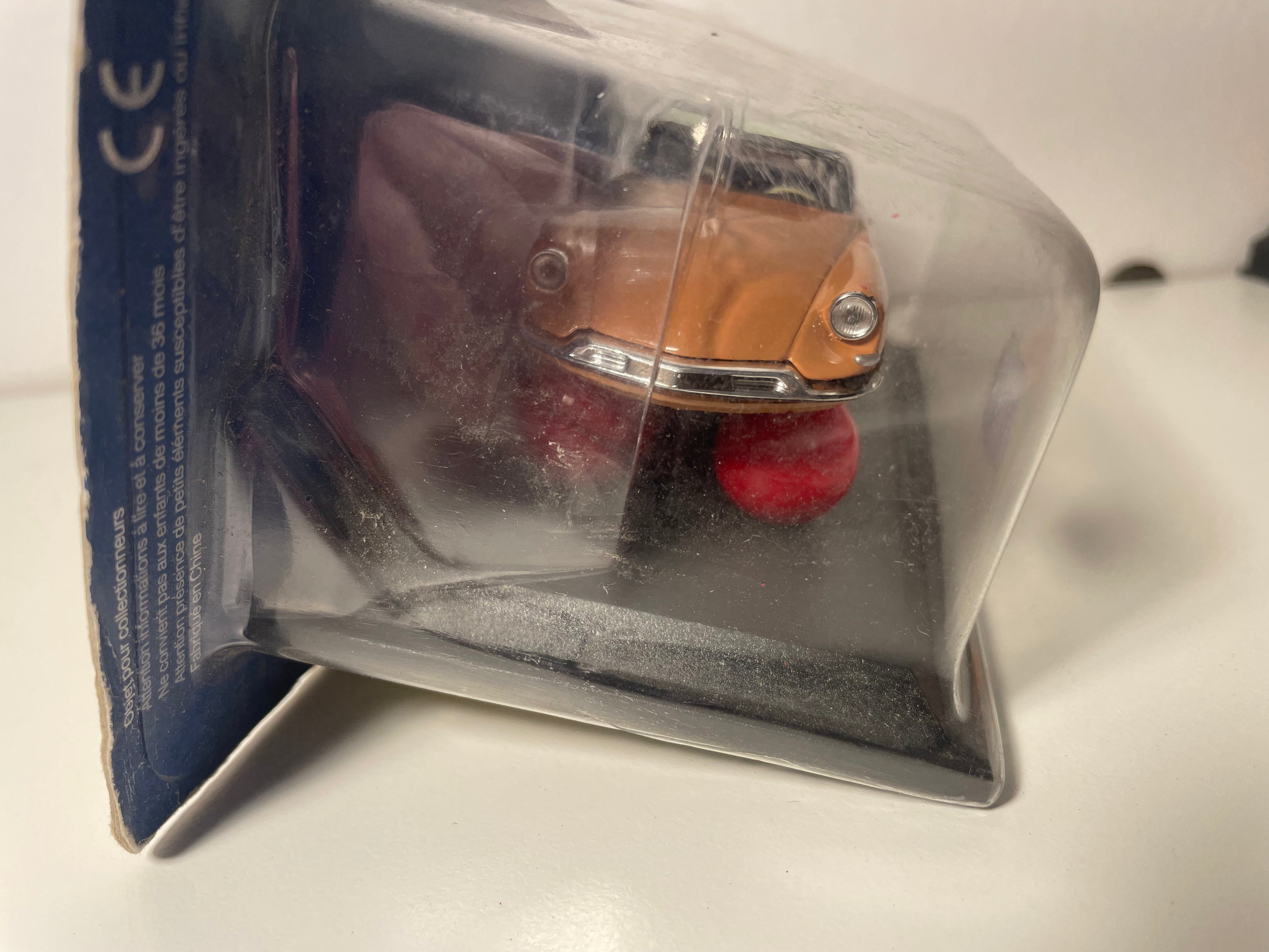Citroën ID 19 op brong Balloner an engem gebroke wäisse Dach vu 1959 (an enger Blisterpack)