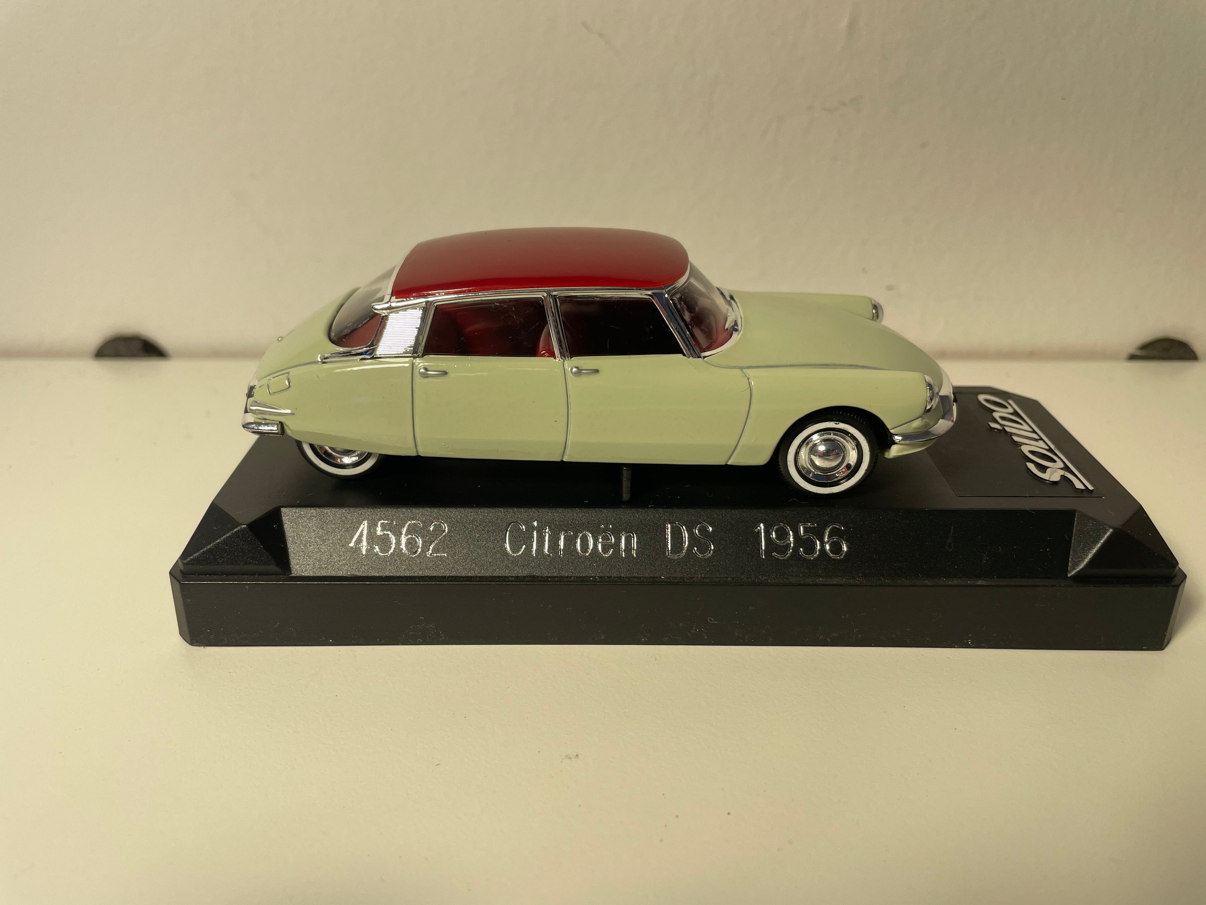 Citroën DS hellgréng a bordeaux Däischter vu 1956 - Solido Referenz 4562