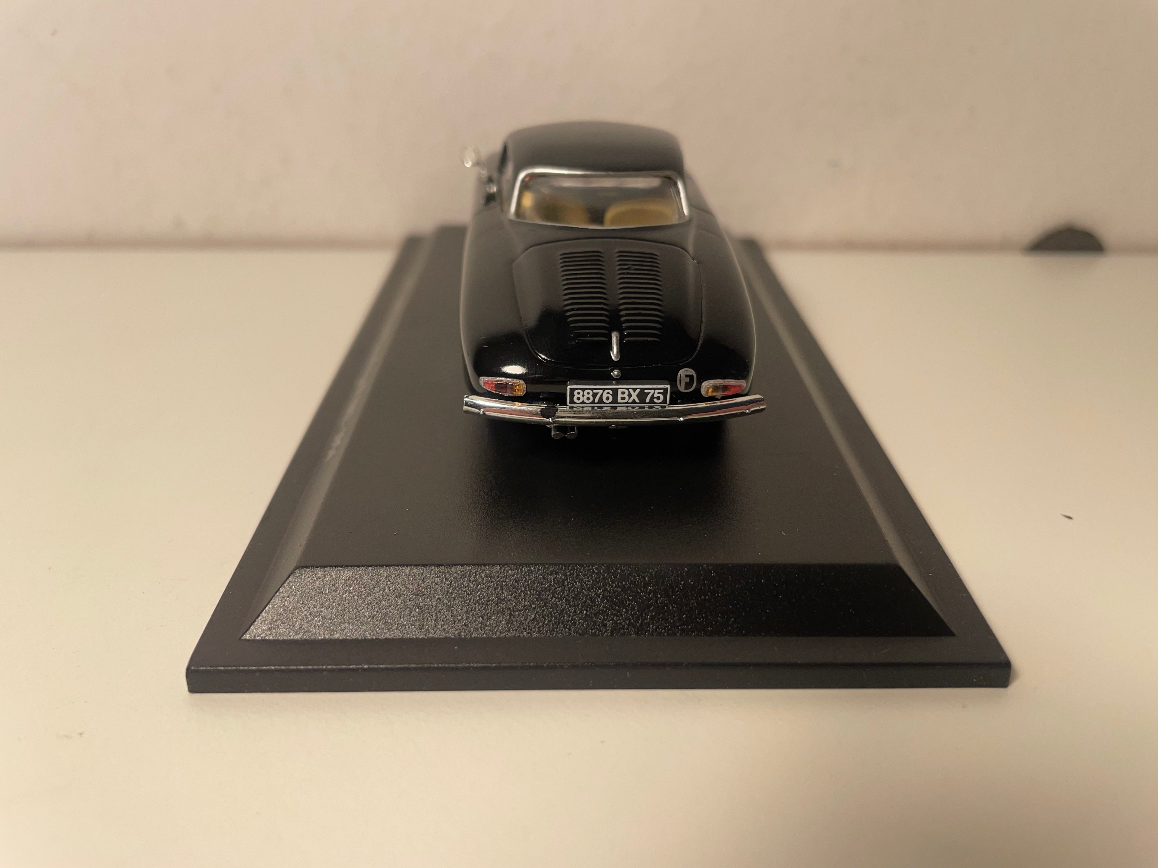 Renault 4 CV schwarze Limousine Vernet-Pairard Typ R 1062 von 1954 (Blister)