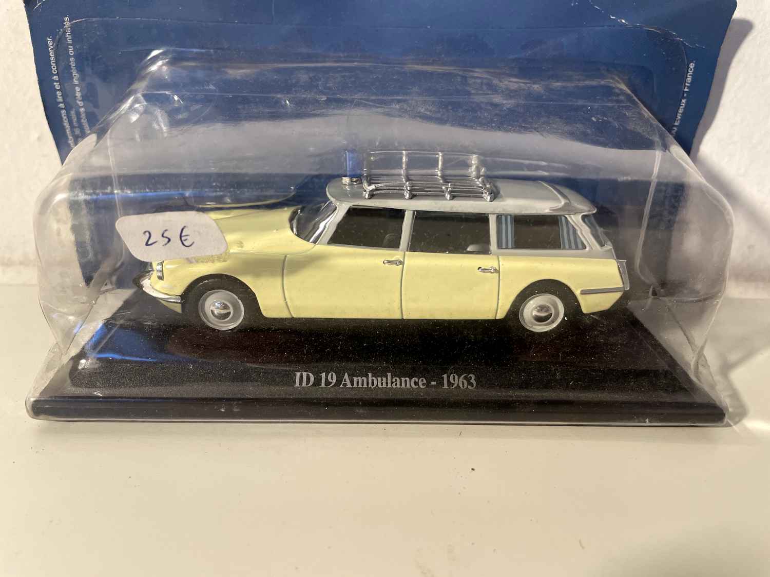 Citroën ID 19 break gelb AMBULANCE von 1963