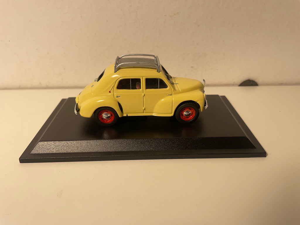 Renault 4 CV berline R 1060 jaune/beige ? avec galerie de 1947 (blister)