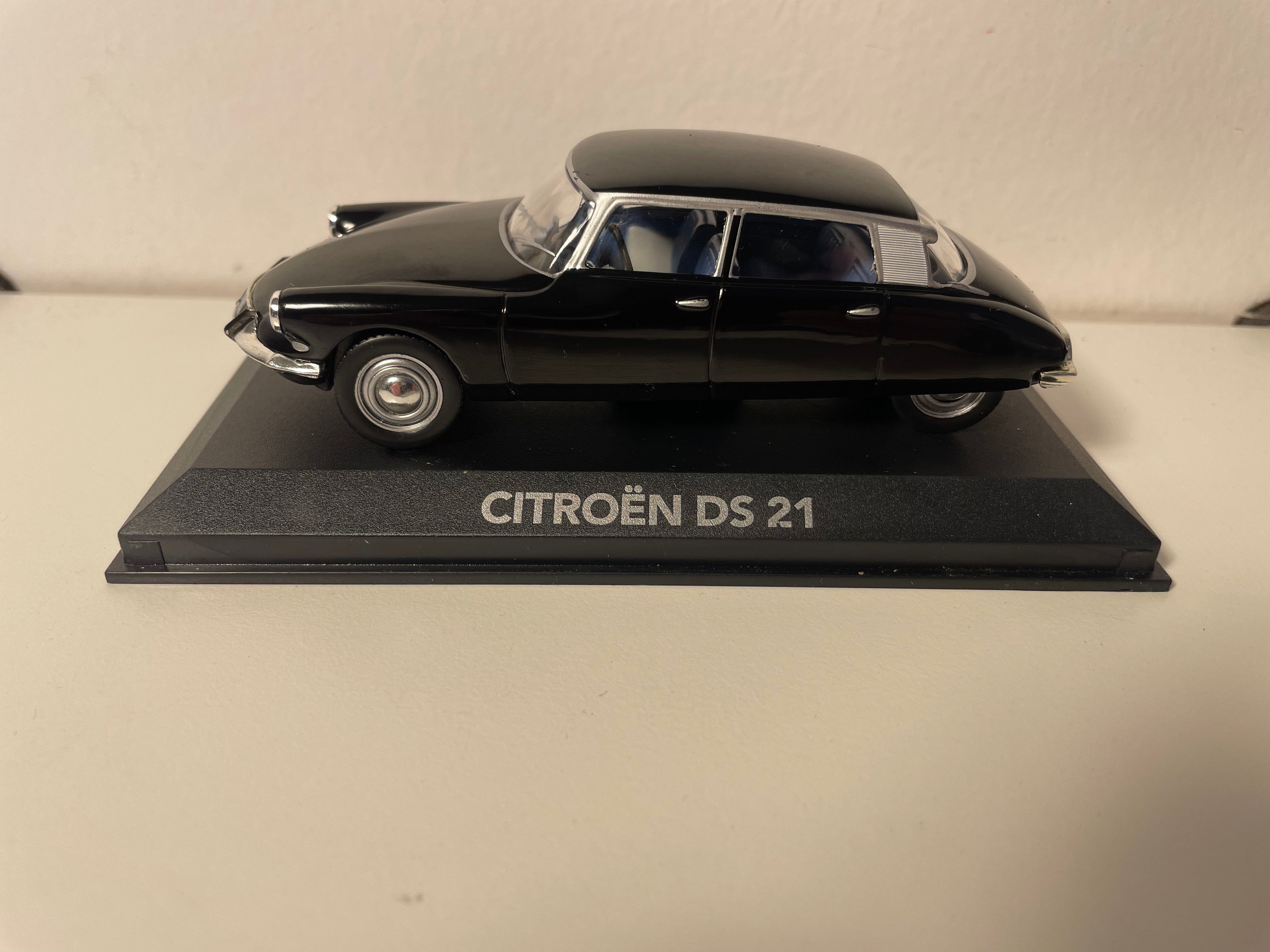 Citroën DS 21 noire - Atlas