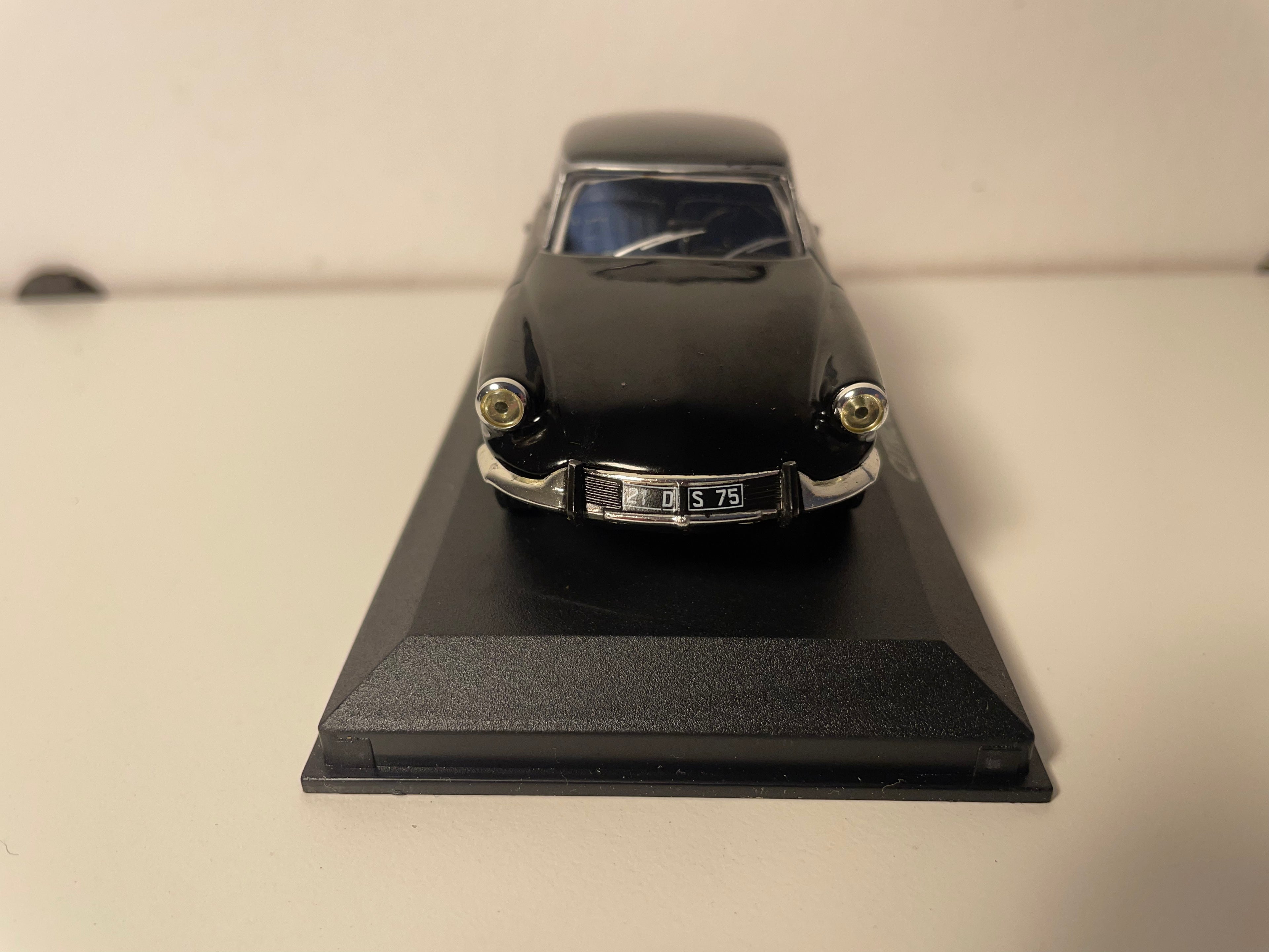 Citroën DS 21 noire - Atlas