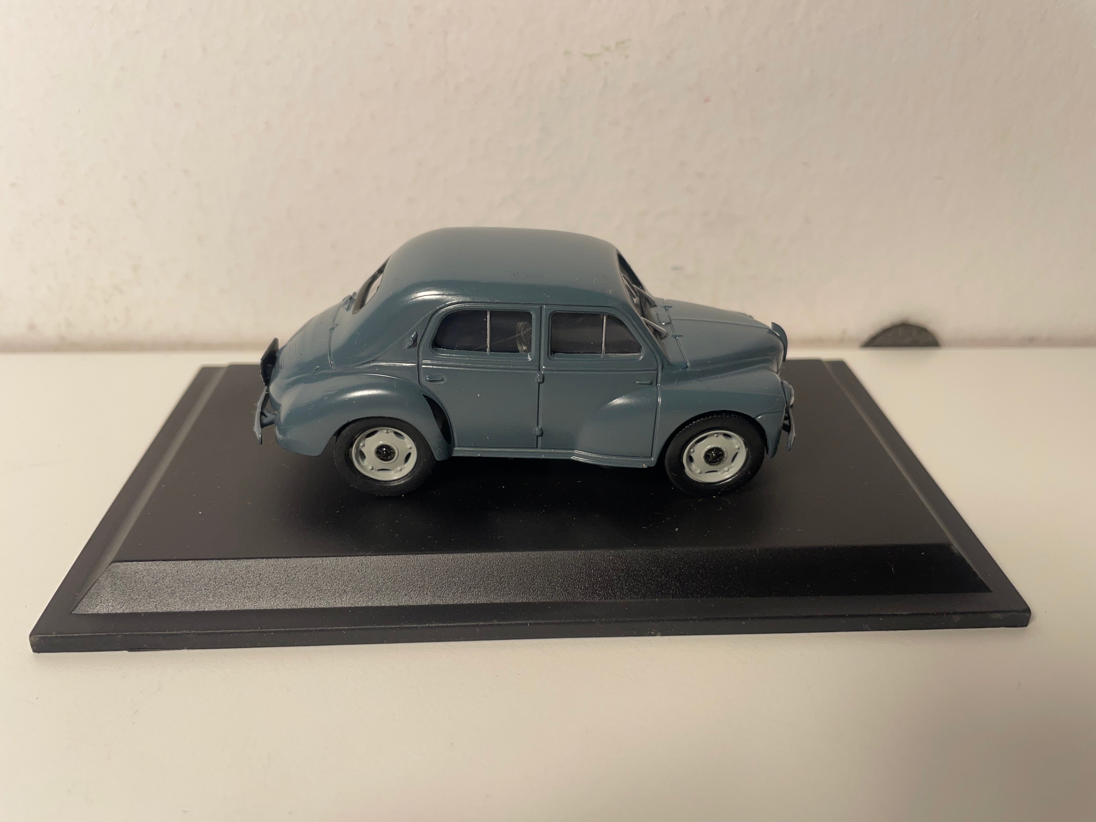 Renault 4 CV Service grise foncée R 1062 de 1953 (blister)