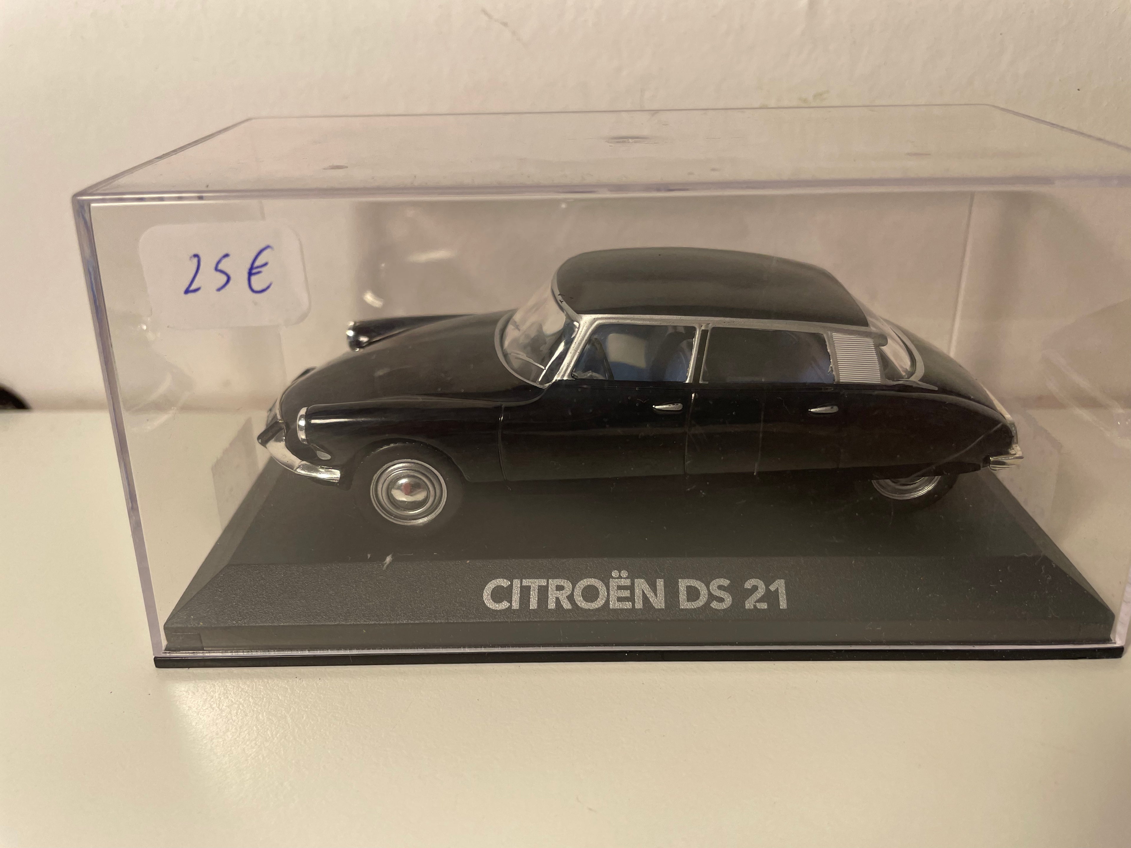 Citroën DS 21 noire - Atlas