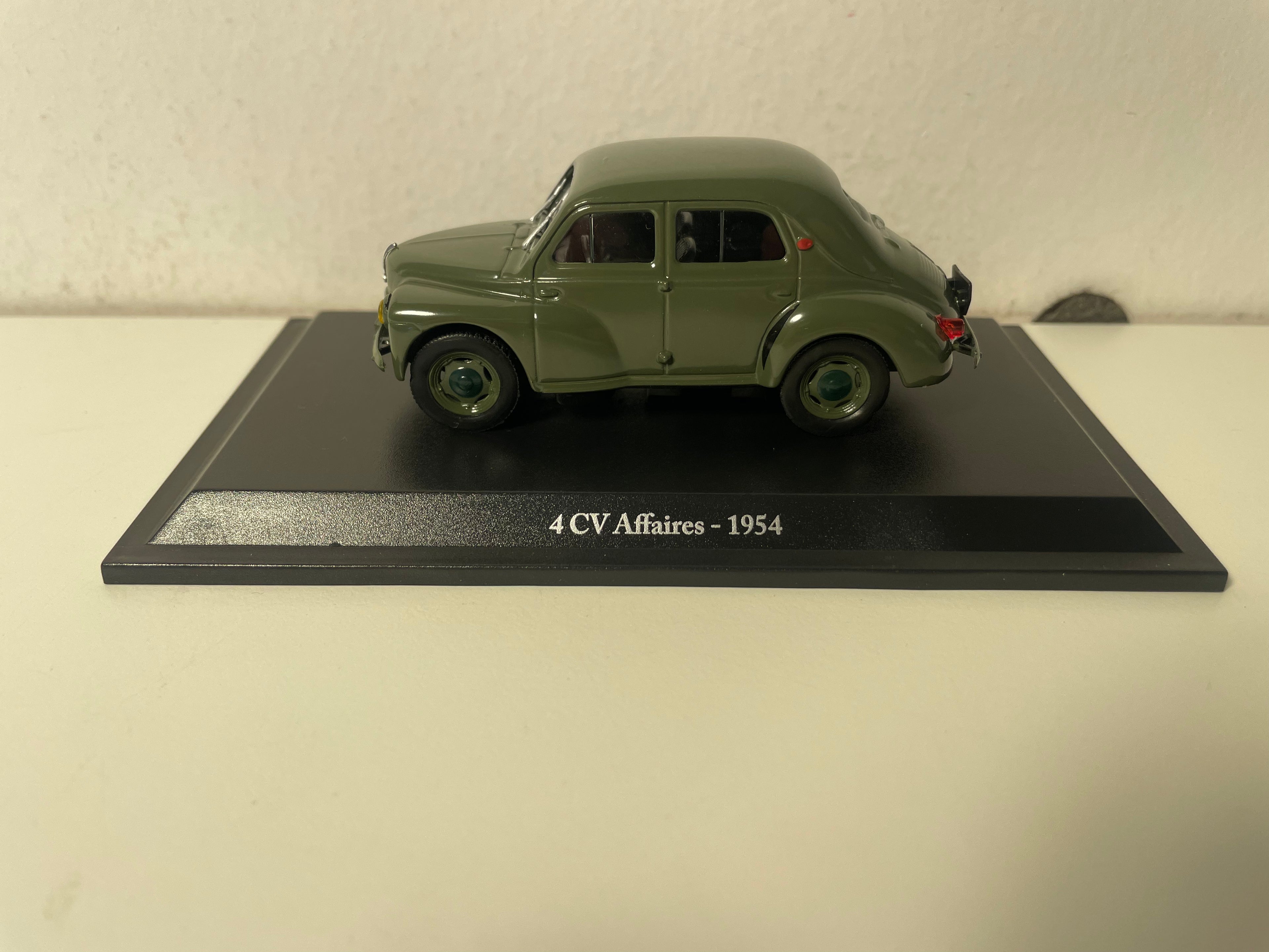 Renault 4 CV Affaires verte foncée de 1954 (blister)