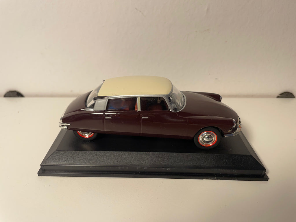 Citroën DS 19 bordeaux e tetto beige/crème del 1957