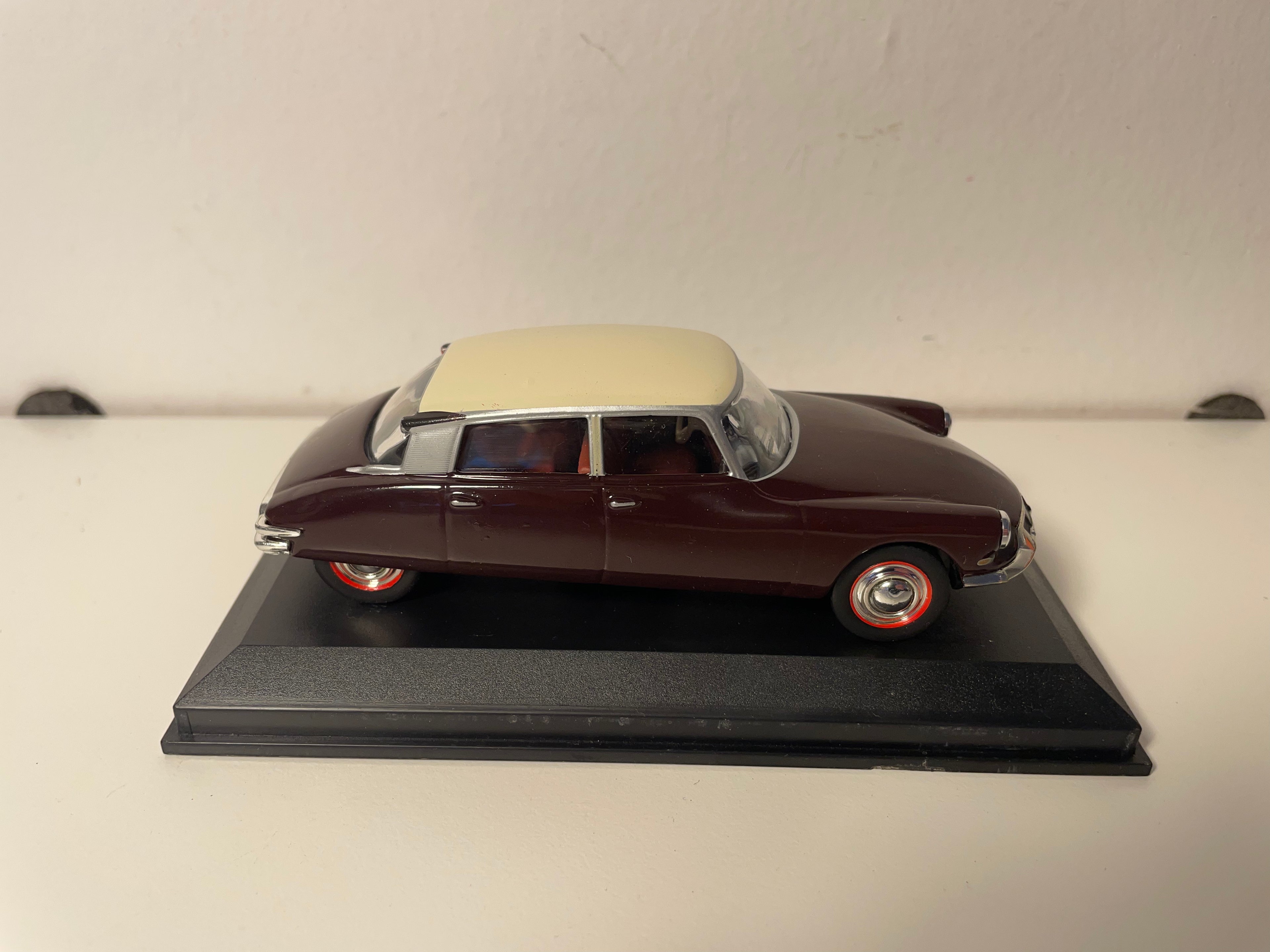 Citroën DS 19 Bordeaux and Beige/Cream Roof from 1957