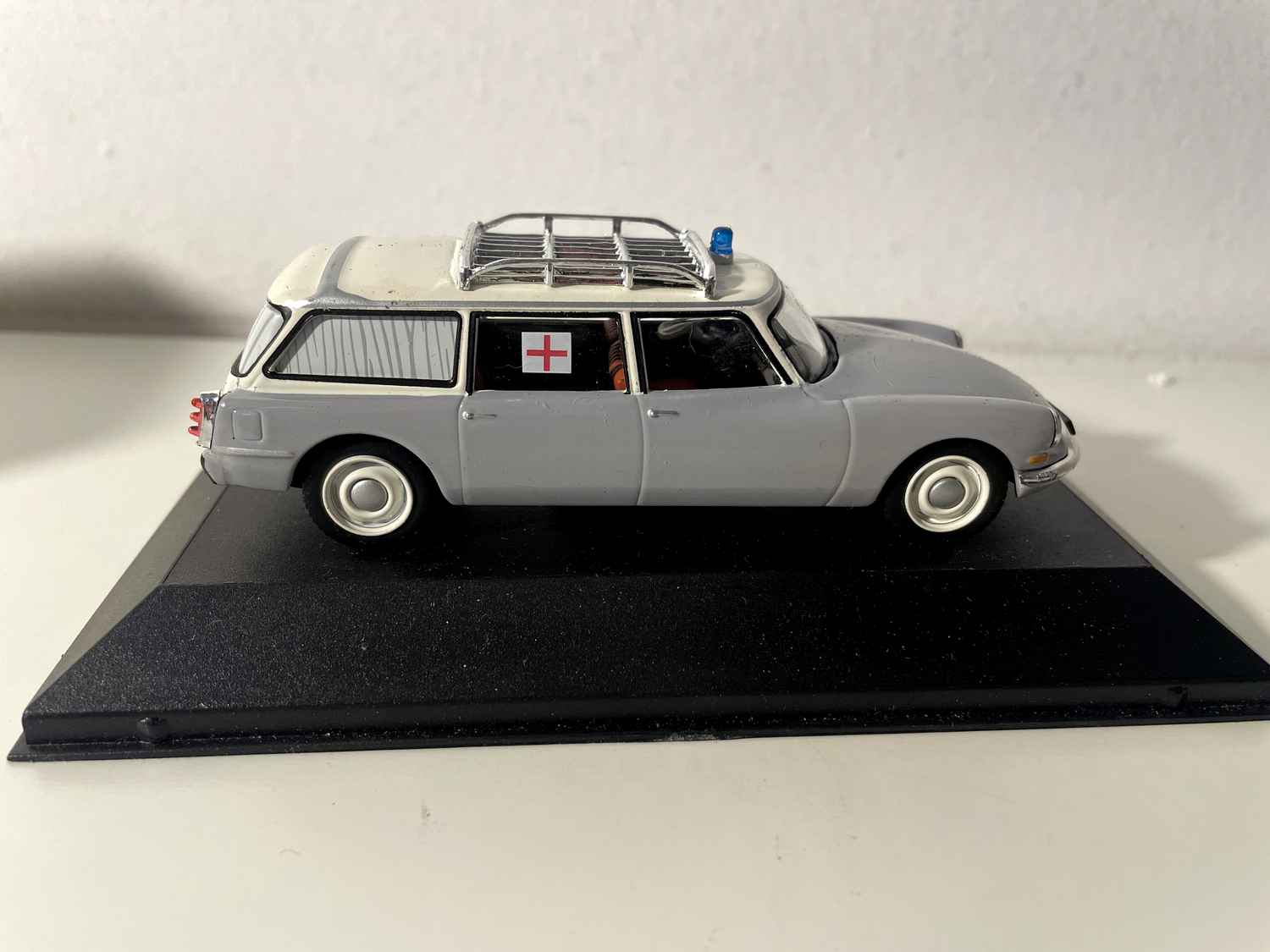 Citroën ID 19 grau AMBULANCE (Atlas)