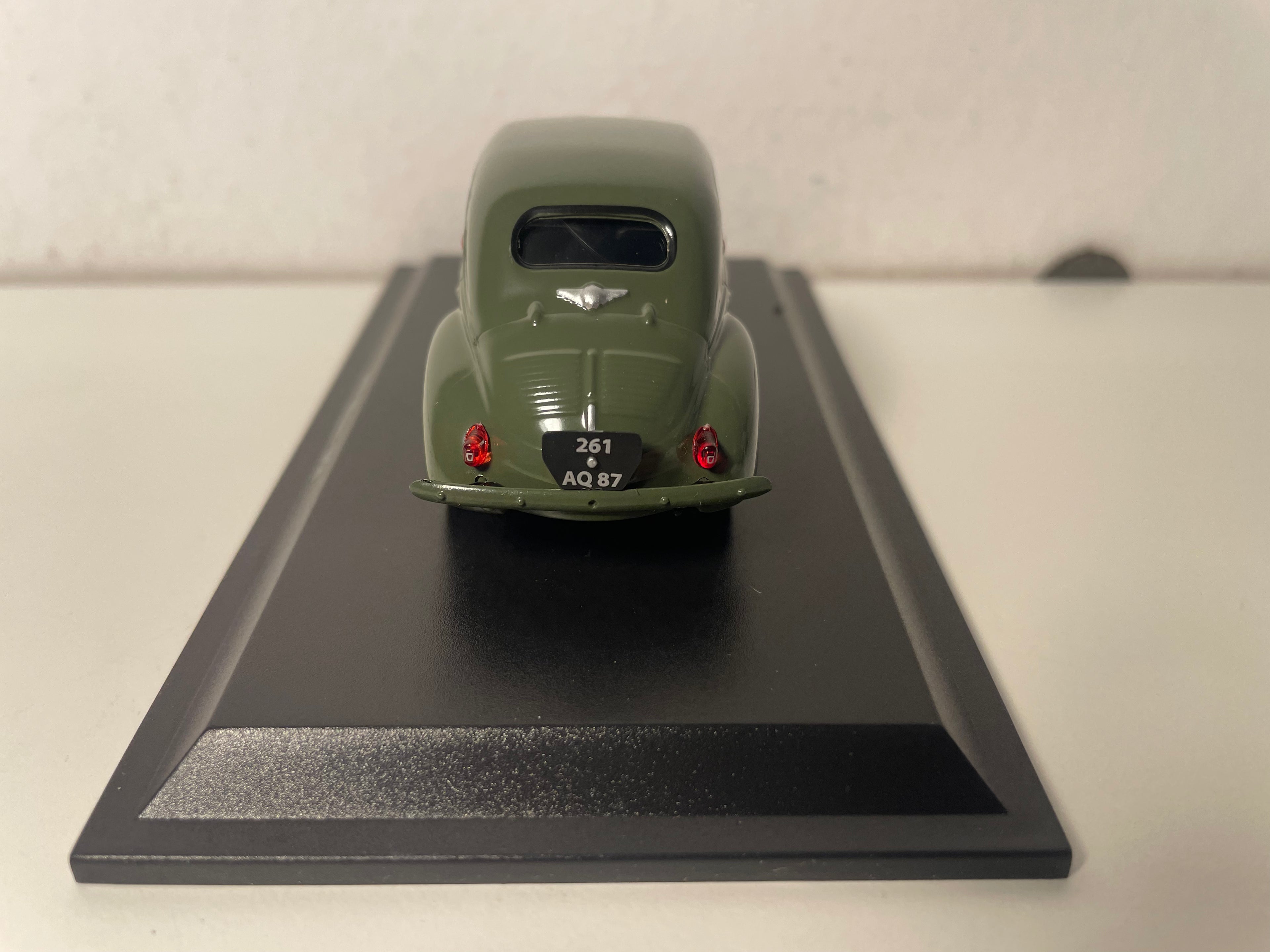 Renault 4 CV Affaires verte foncée de 1954 (blister)