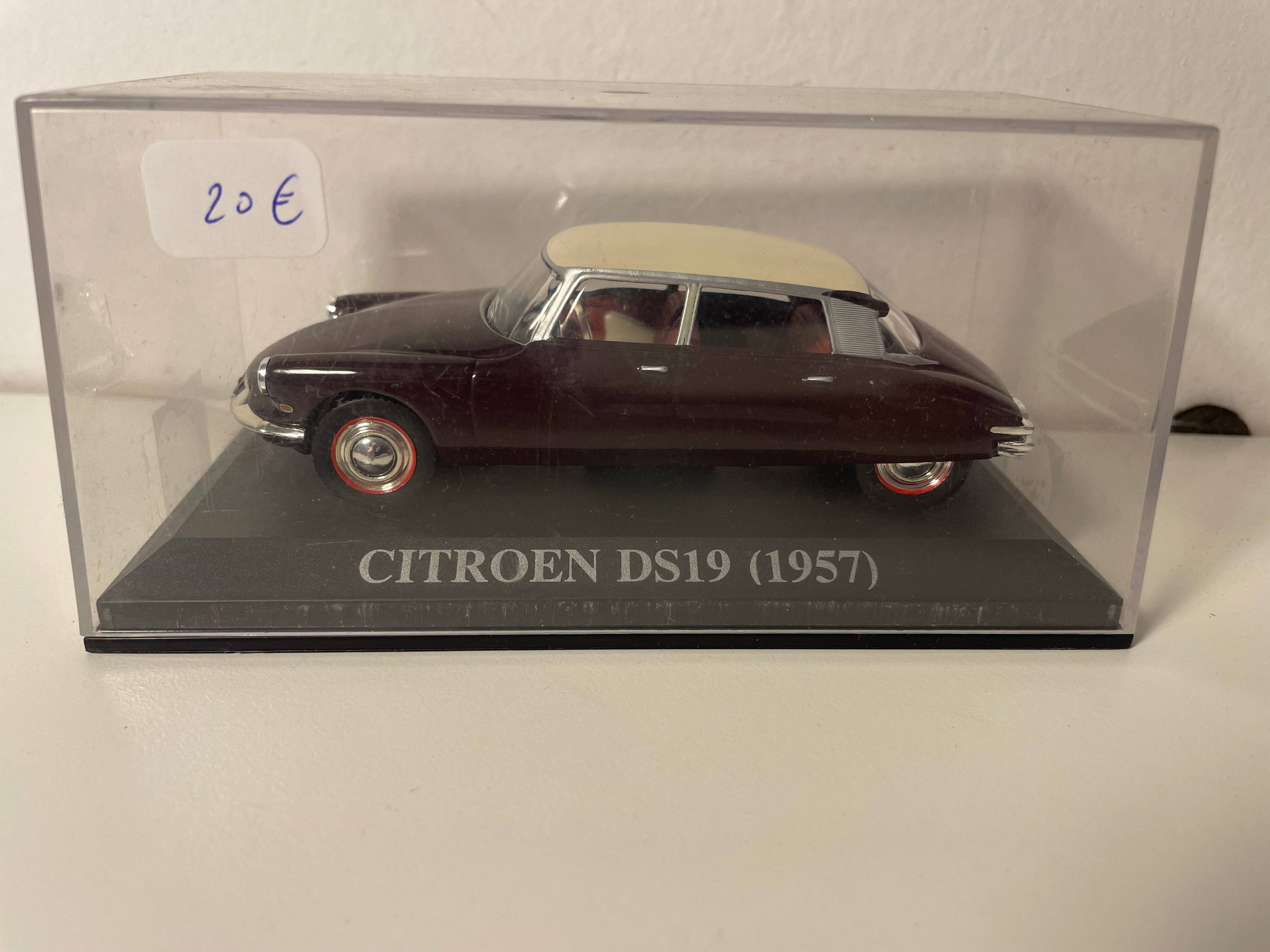 Citroën DS 19 Bordeaux and Beige/Cream Roof from 1957