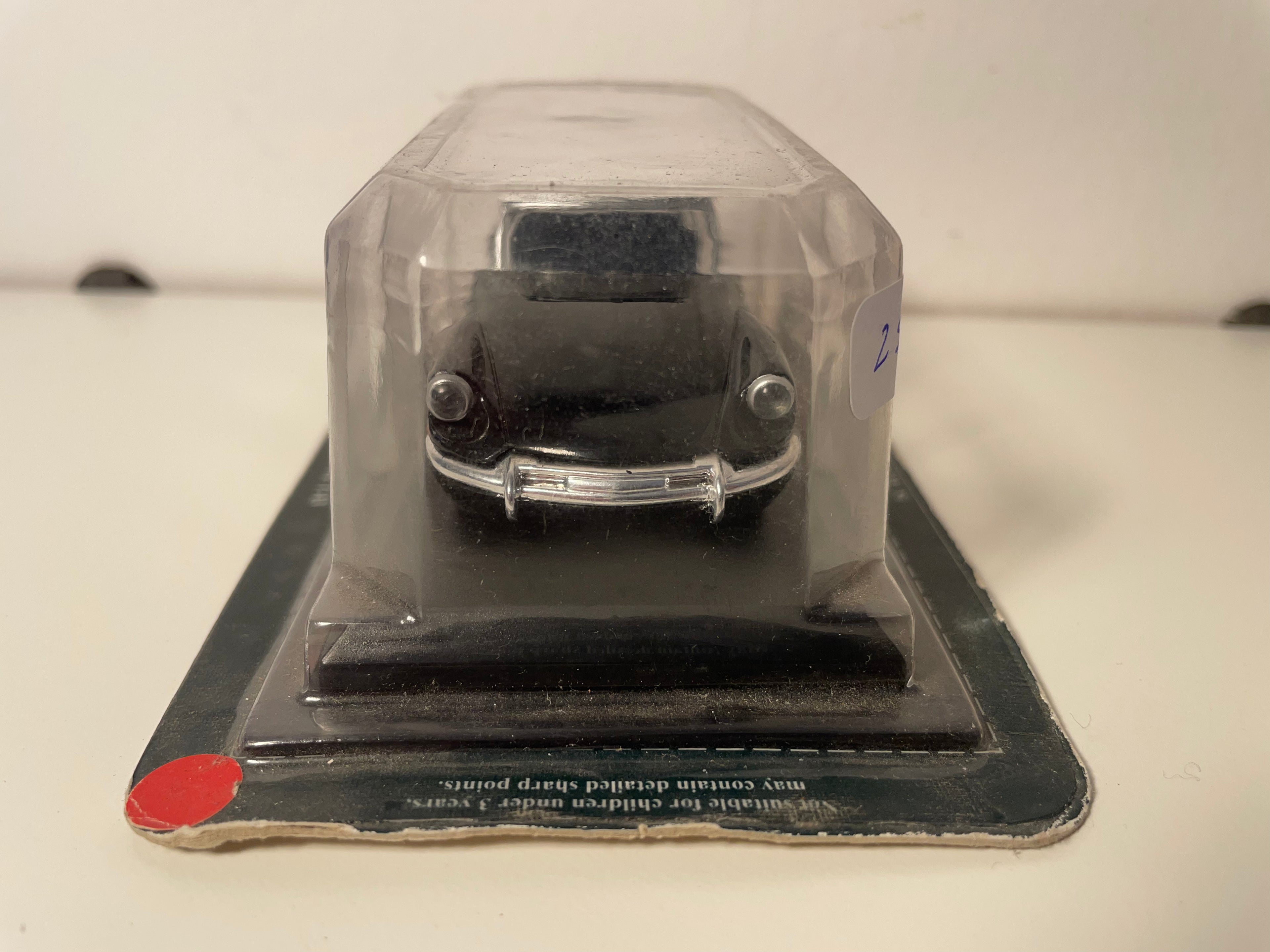 Citroën DS 19 black with white roof - Del Prado