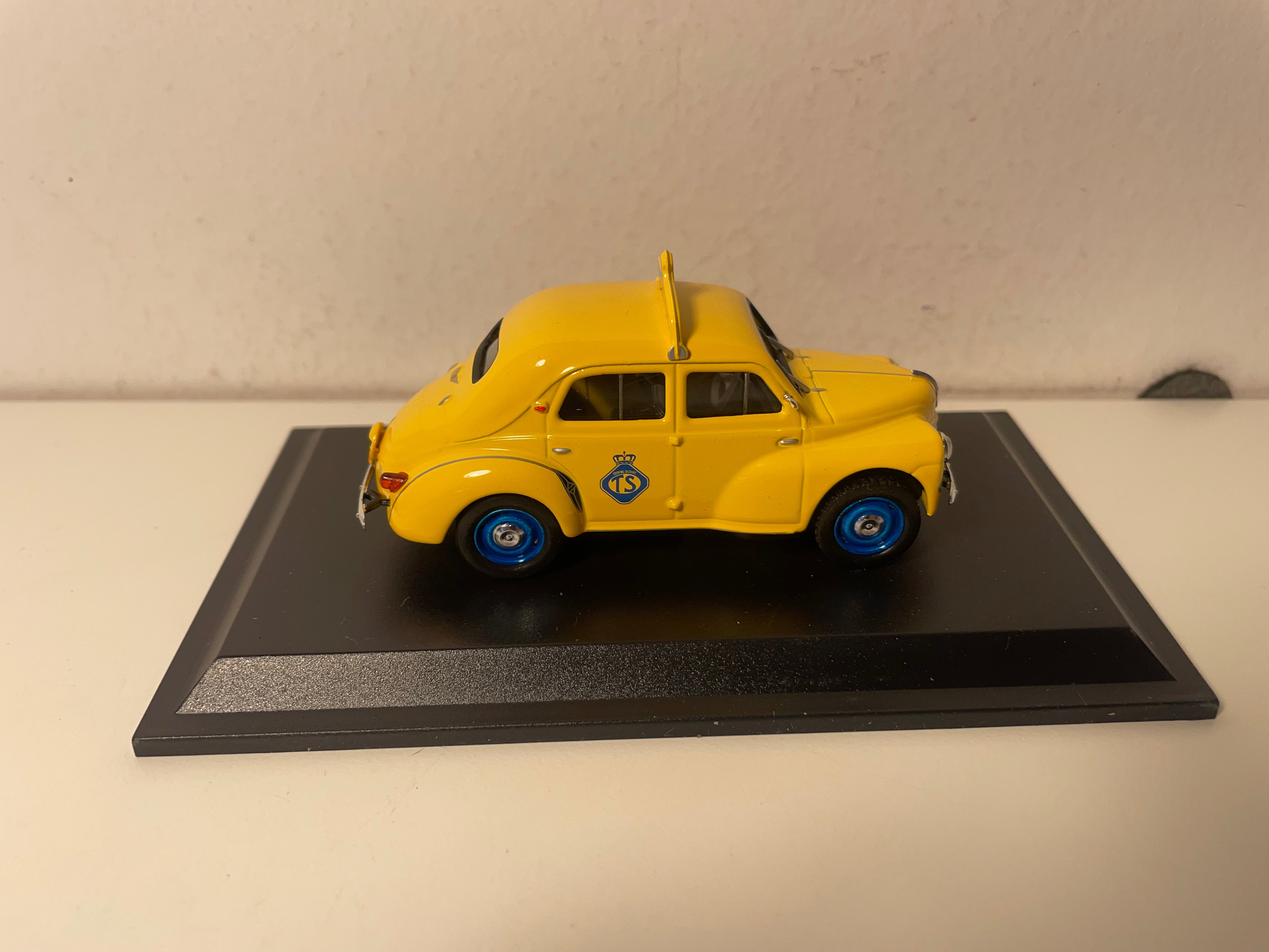 Renault 4 CV jaune Touring Secours Belge de 1958 (blister)